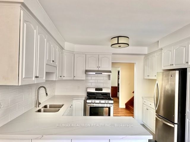 11 Maxwell Street, Toronto, ON M3H 5A9