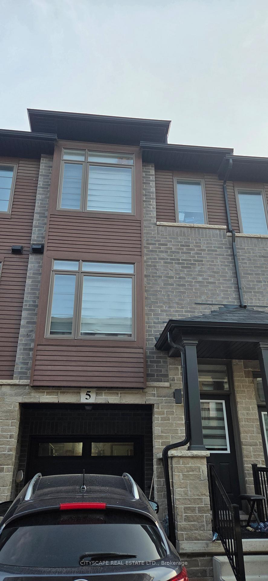 4 Bedrooms Condo at 575 Woodward,  Hamilton For sale