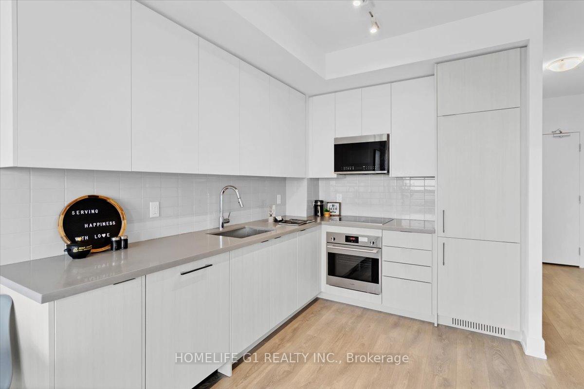 1 Bedroom Condo at 297 Oak Walk, Oakville For sale
