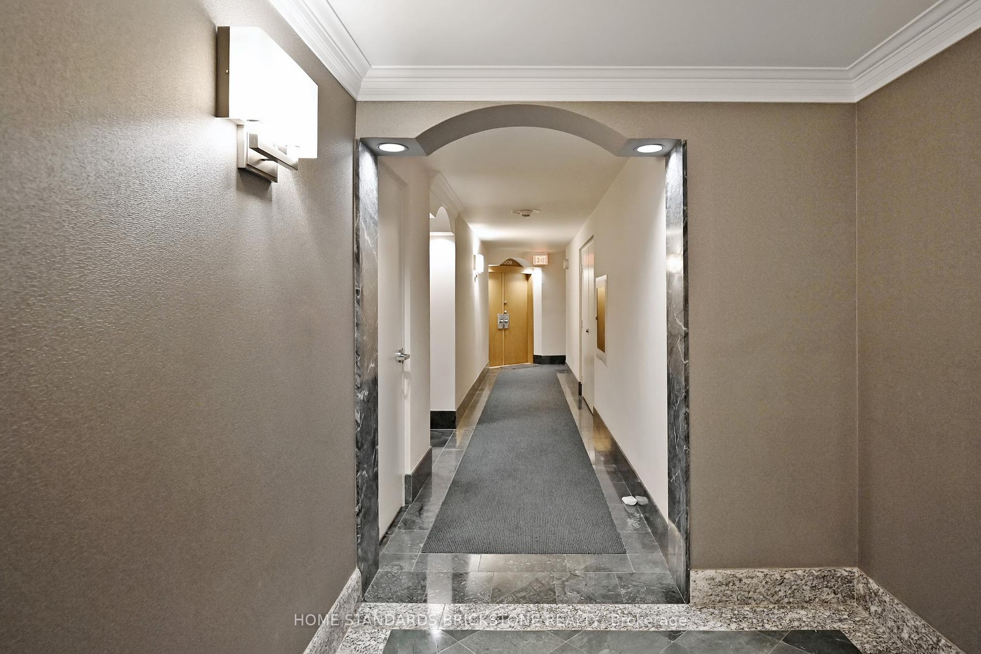 2 Bedrooms Condo at 110 Bloor, Toronto For sale