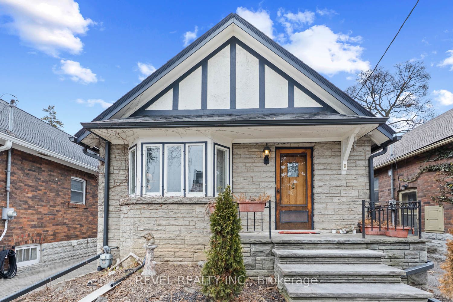 8 Sunnybrook Road