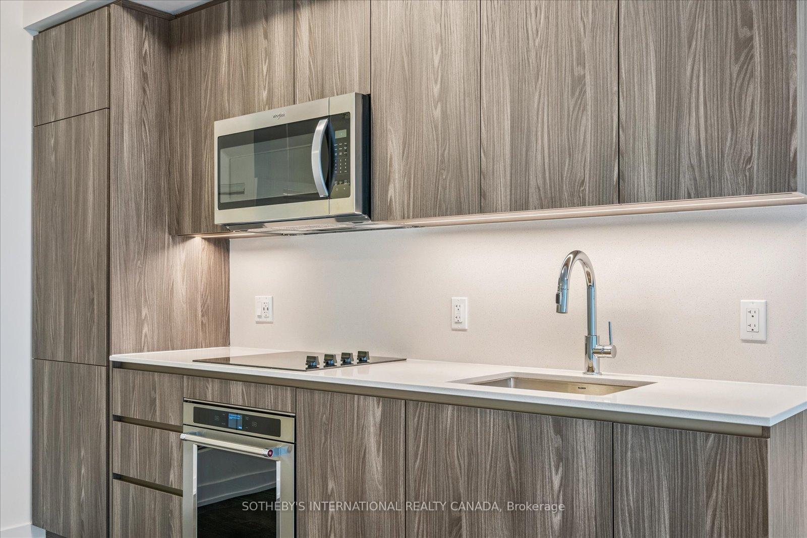 2 Bedrooms Condo at 15 Richardson, Toronto For sale