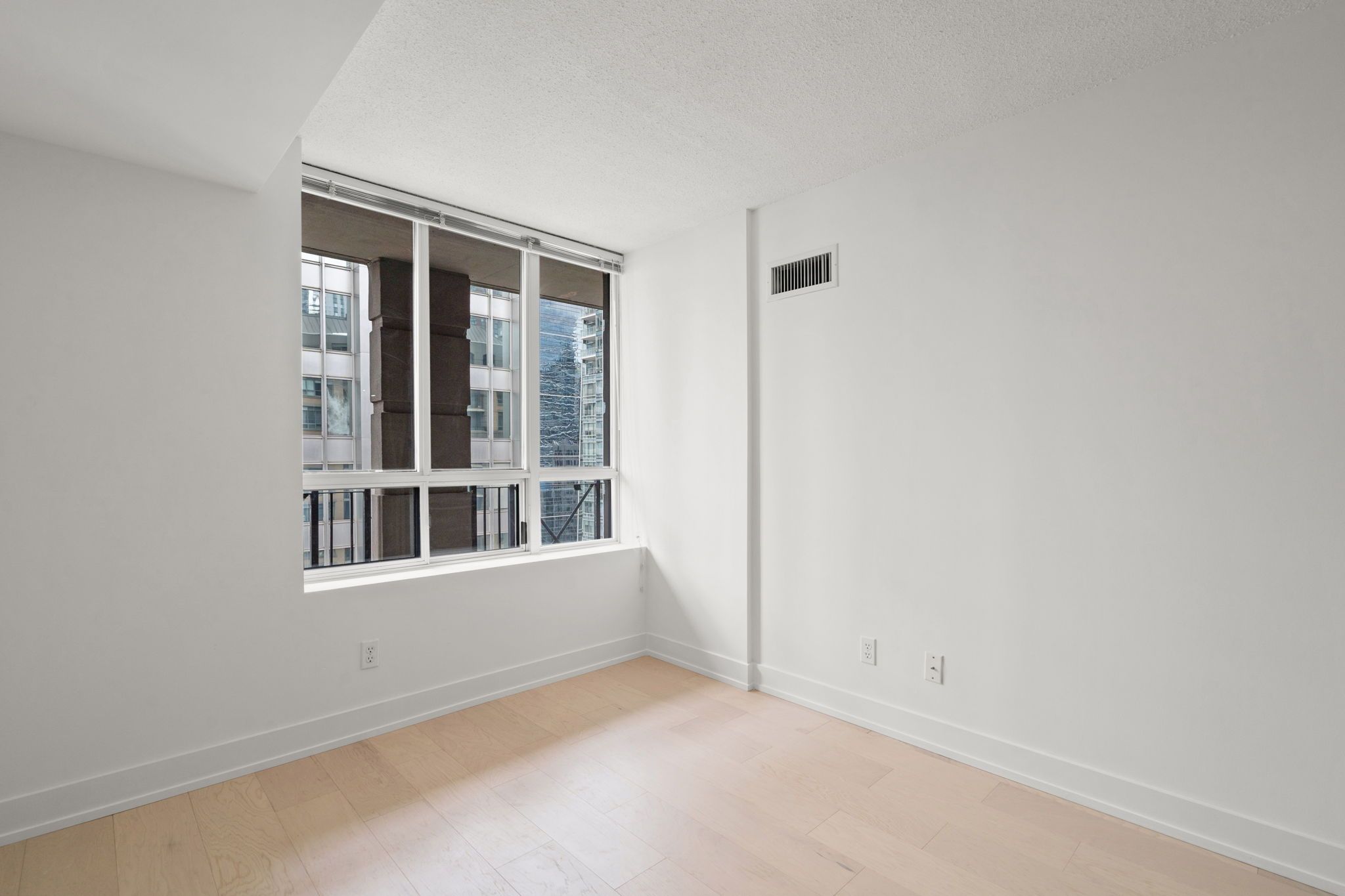 140 Simcoe Street 1412