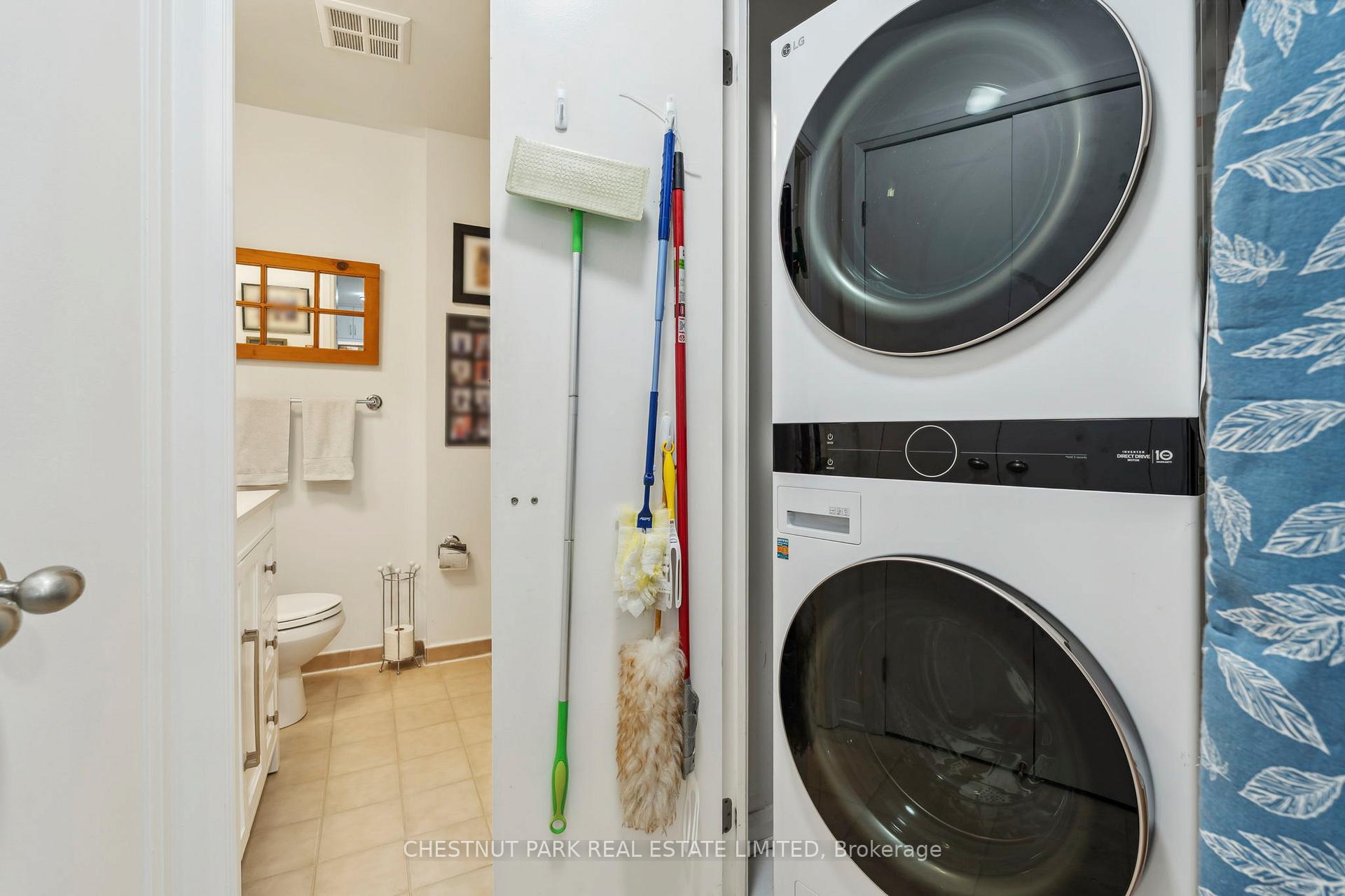 3 Bedrooms Condo at 11 Soho, Toronto For sale
