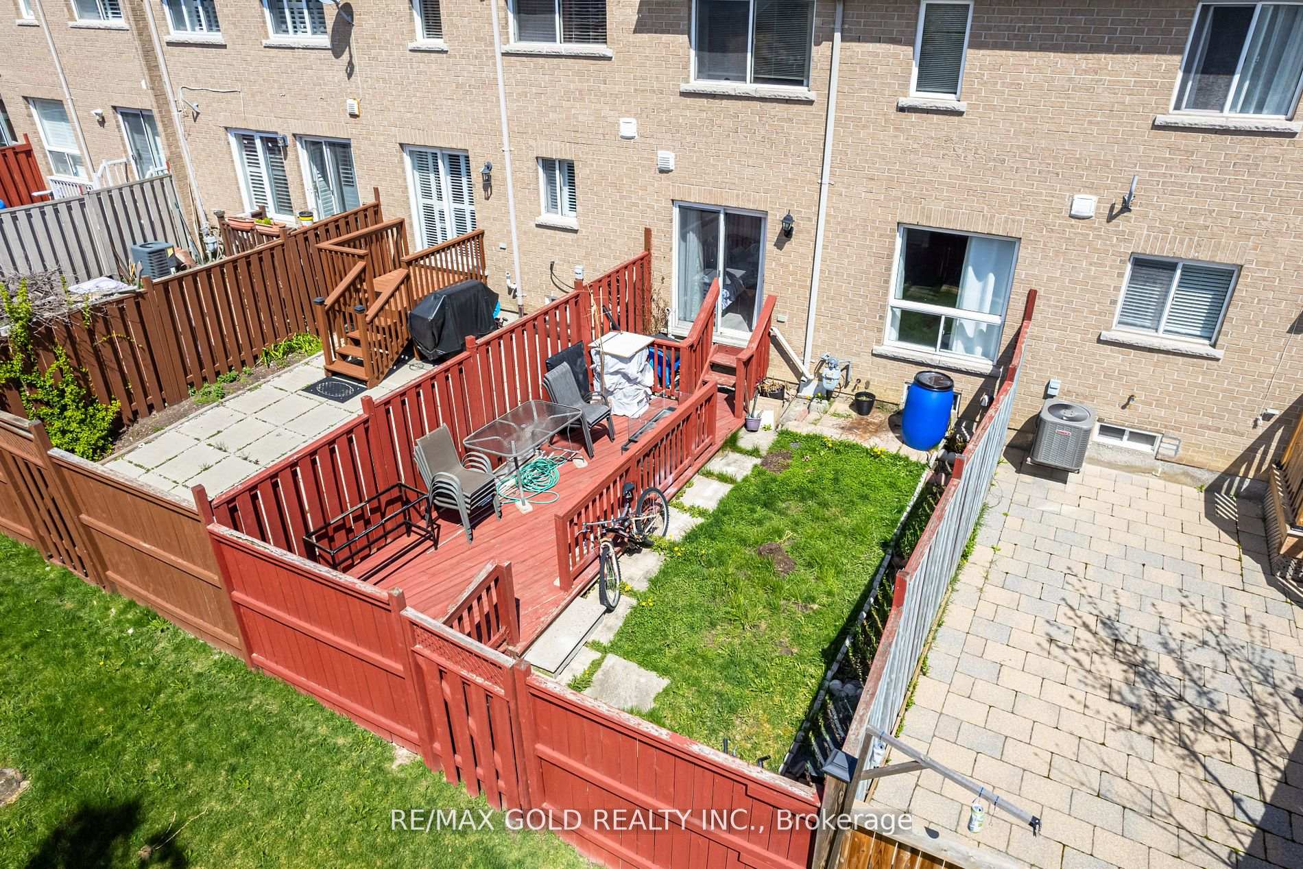 5 Bedrooms Condo at 24 Norman Wesley,  Toronto For sale