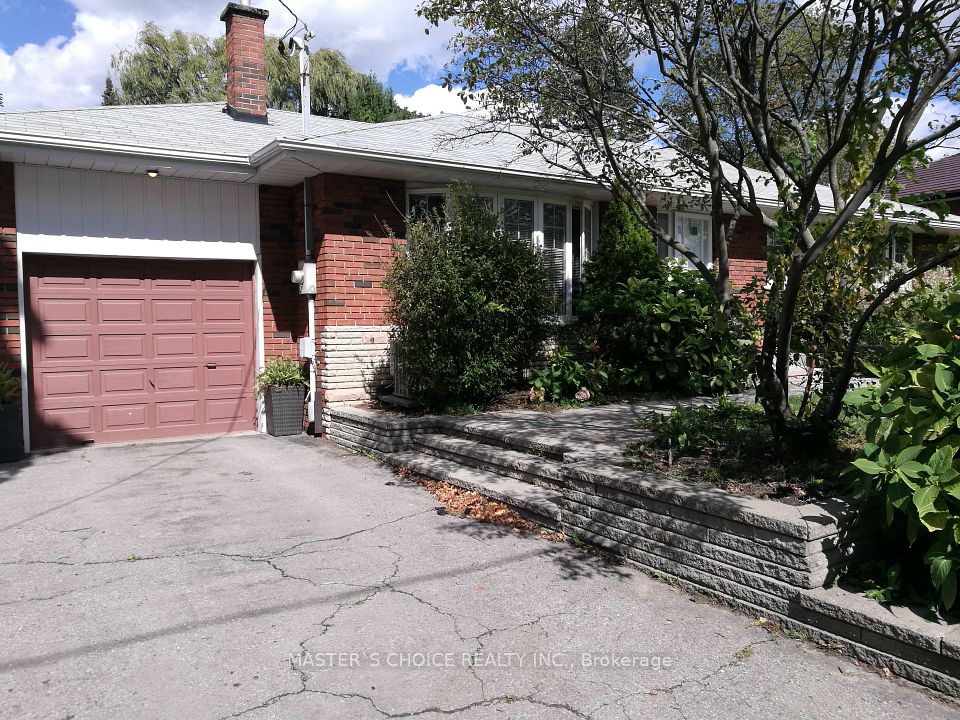 906 Walnut