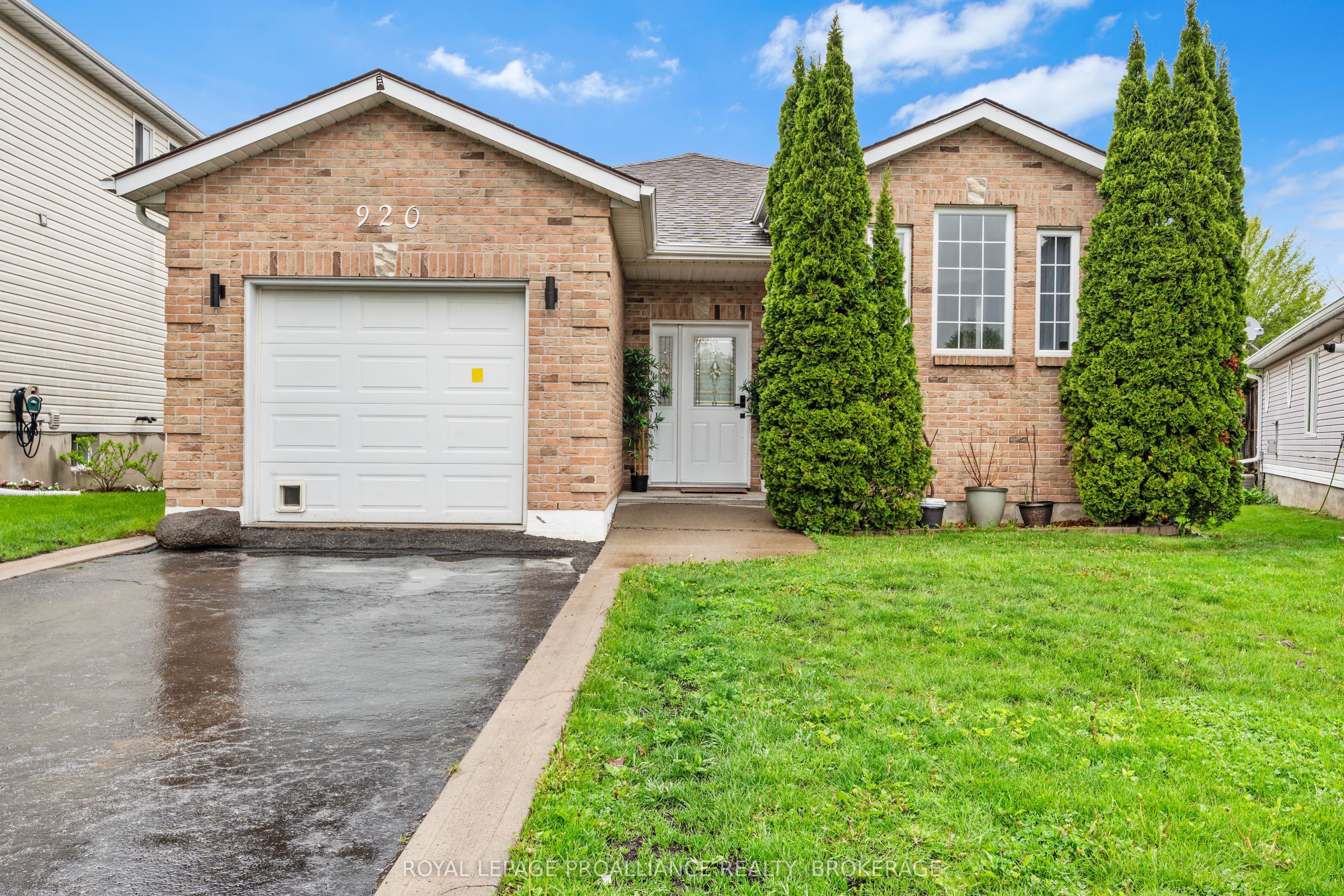 920 Ringstead Street, Kingston, ON K7M 8V2