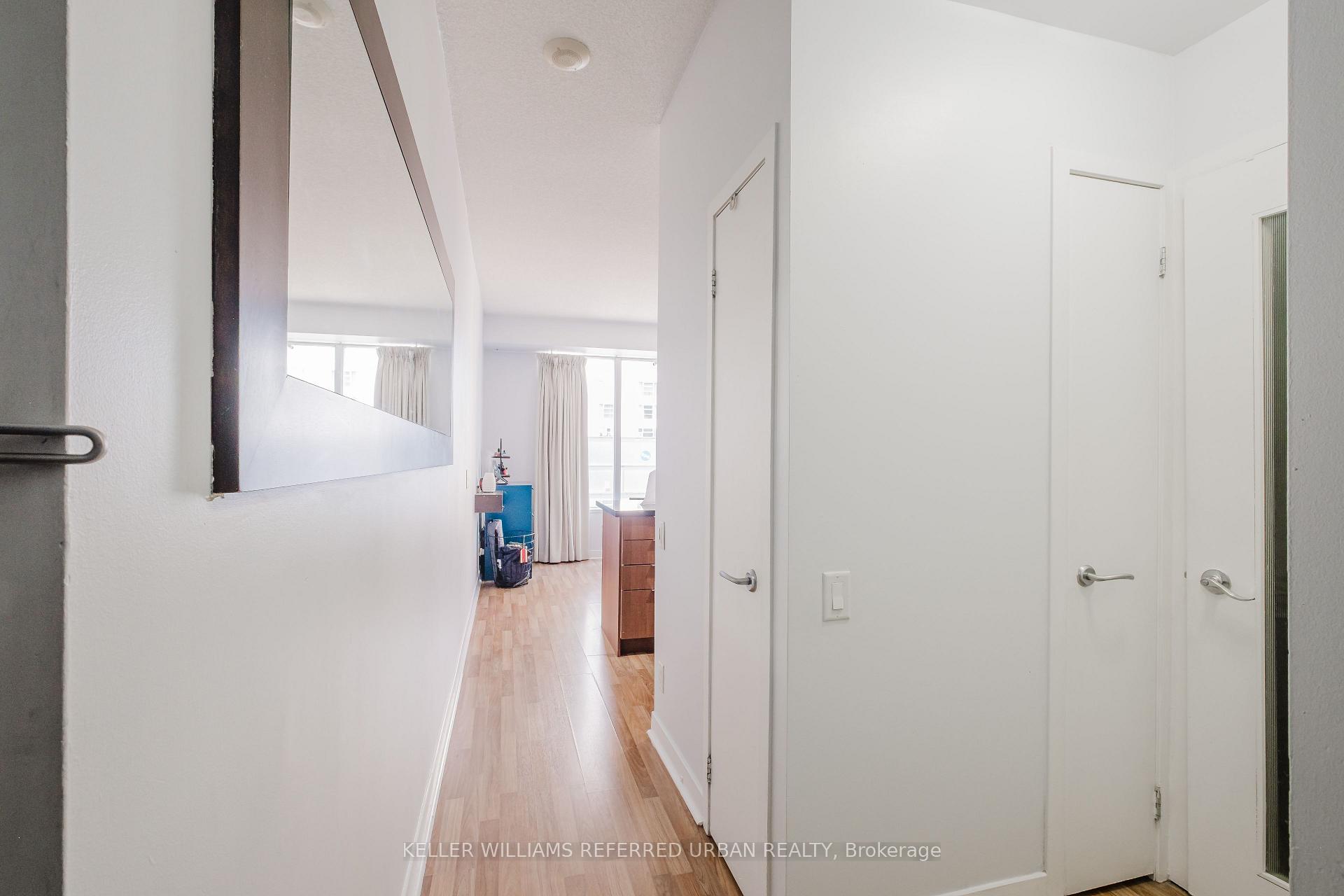 1 Bedroom Condo at 8 Colborne, Toronto For sale