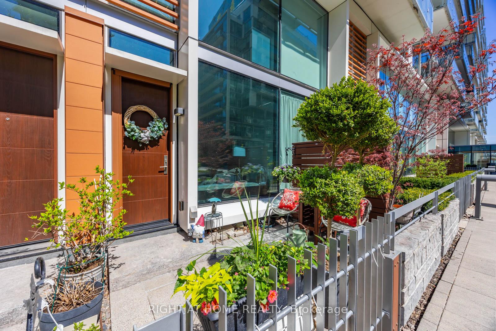 2 Bedrooms Condo at 39 Queens, Toronto For sale