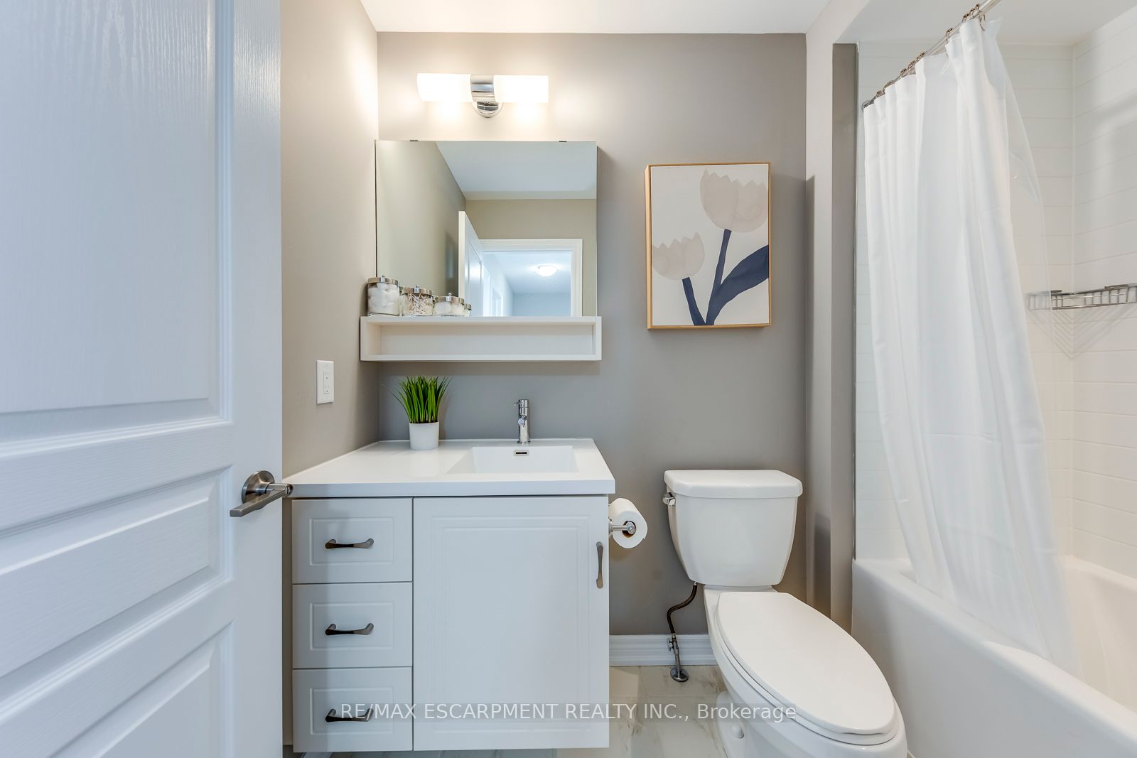 386 Belcourt Common