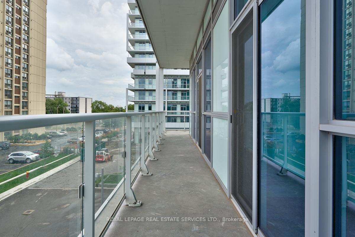 2 Bedrooms Condo at 65 Speers,  Oakville For sale