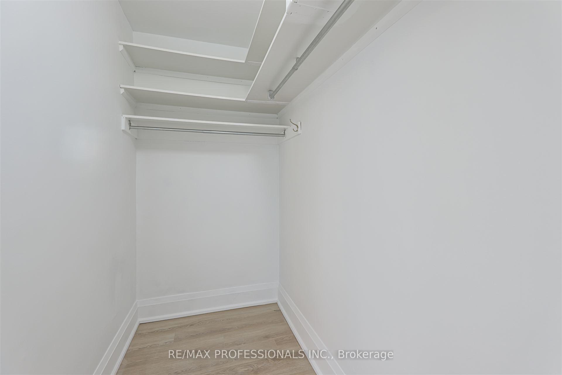 3 Bedrooms Condo at 11 Neilson, Toronto For sale