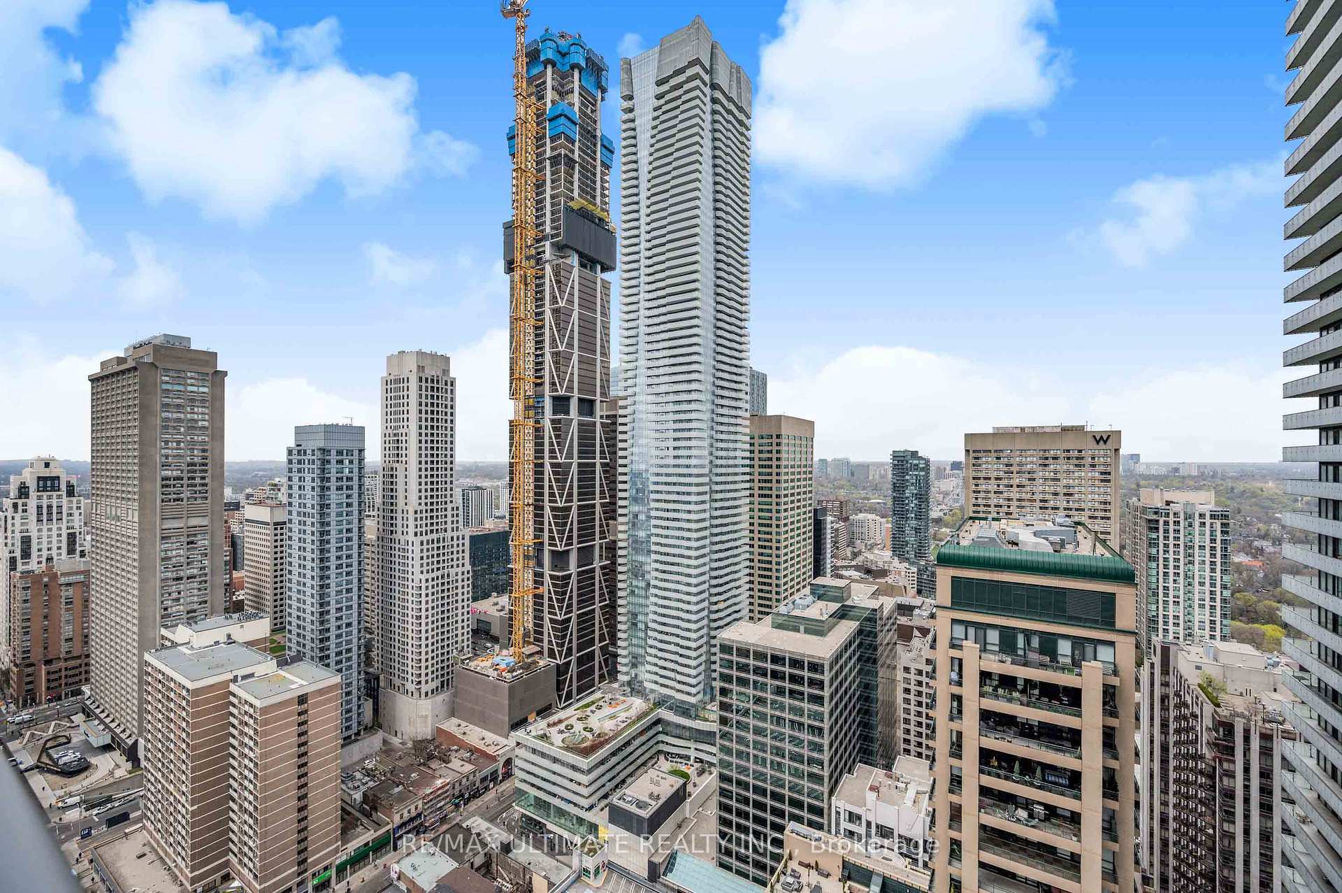 2 Bedrooms Condo at 33 Charles, Toronto For sale