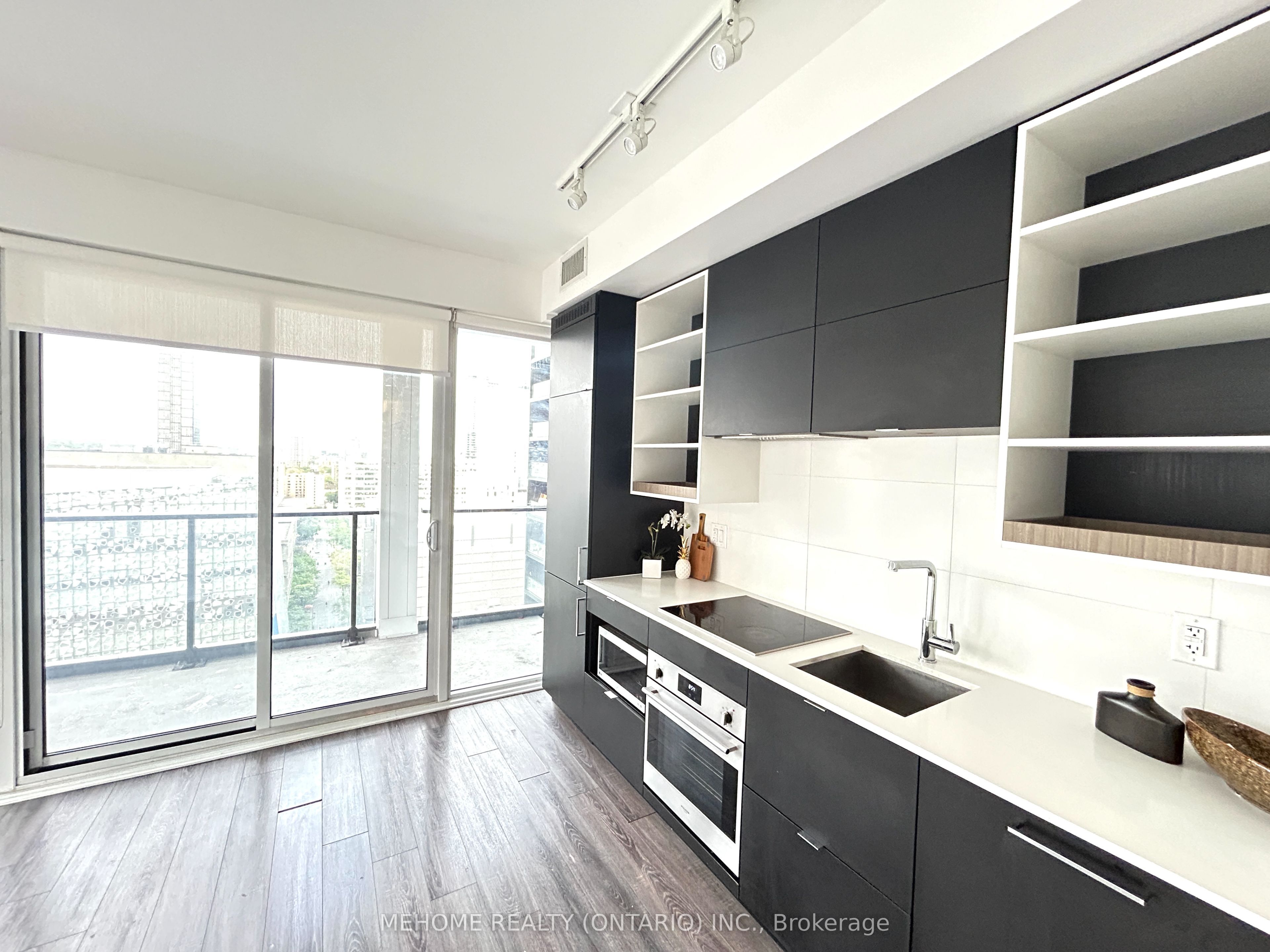 20 Edward Street, #1616