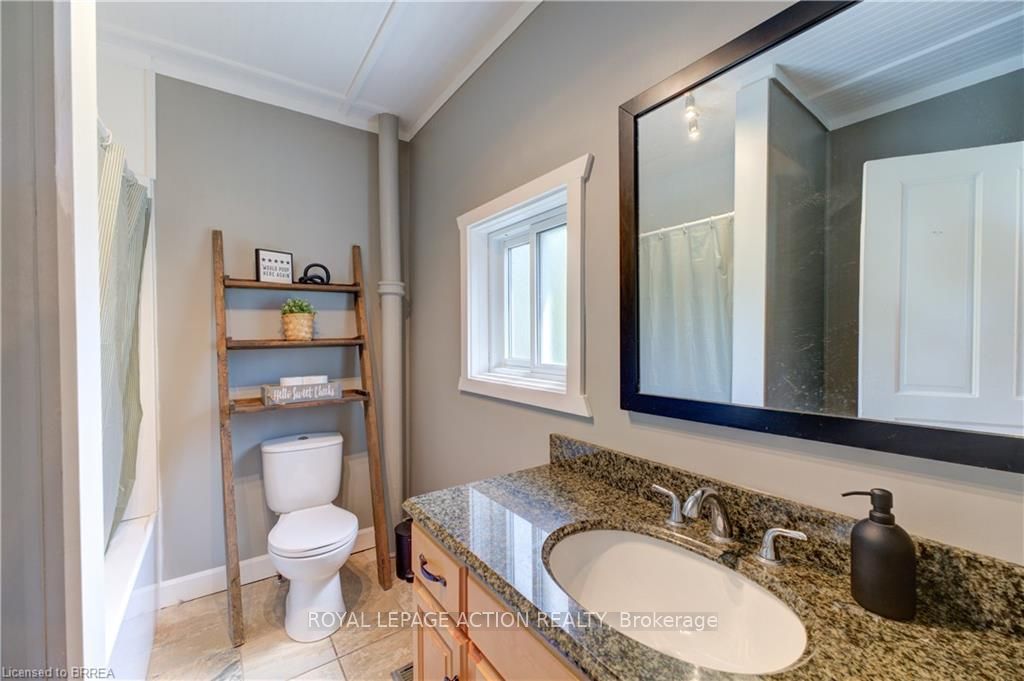 9 Curtis Avenue S