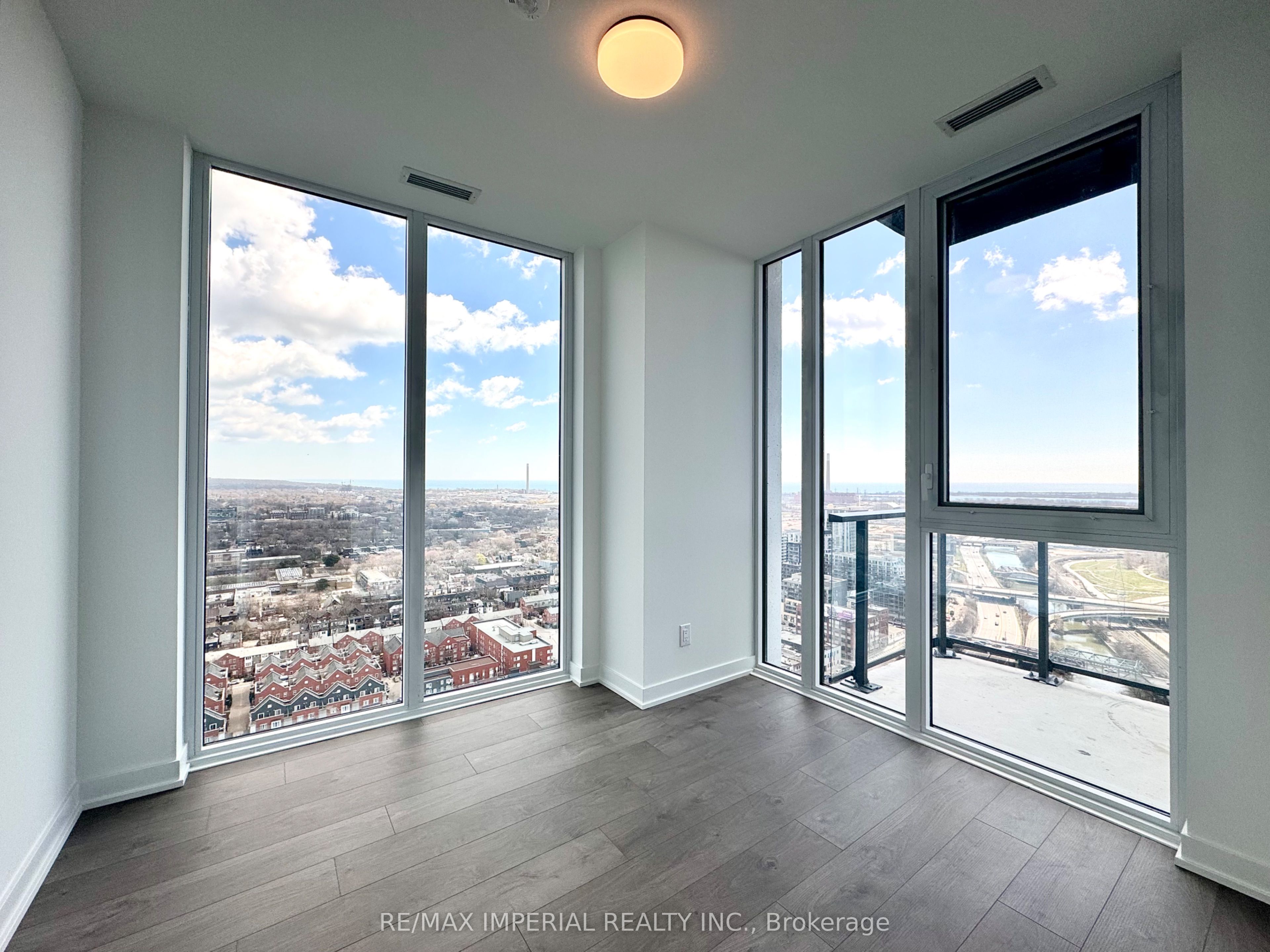 5 DEFRIES Street, #3102