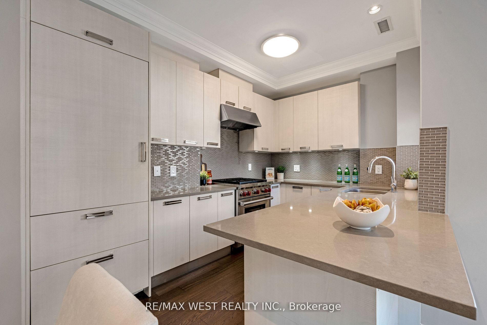 10360 Islington Avenue, #201