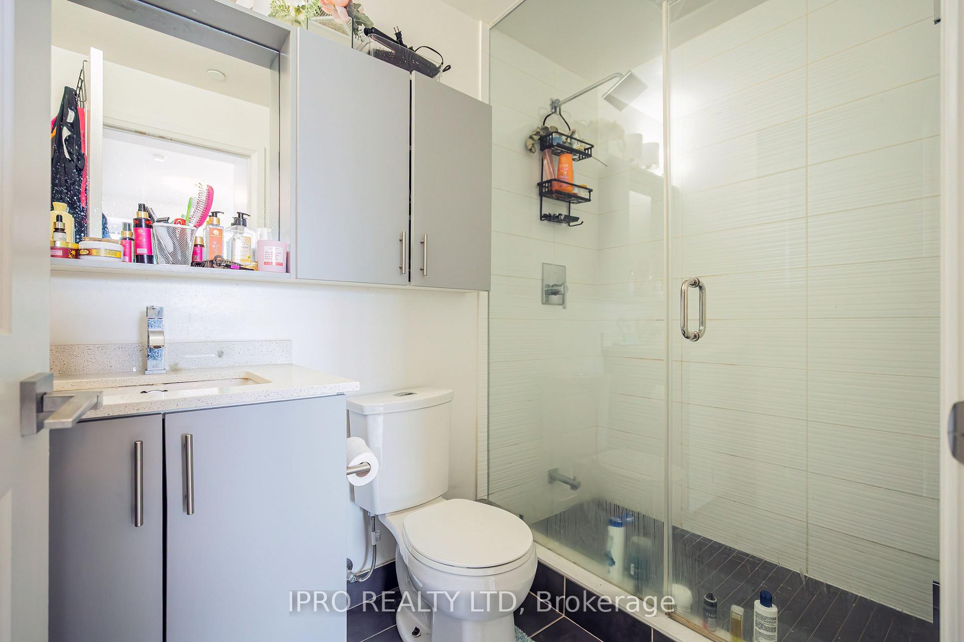 2 Bedrooms Condo at 3600 Hwy 7,  Vaughan For sale