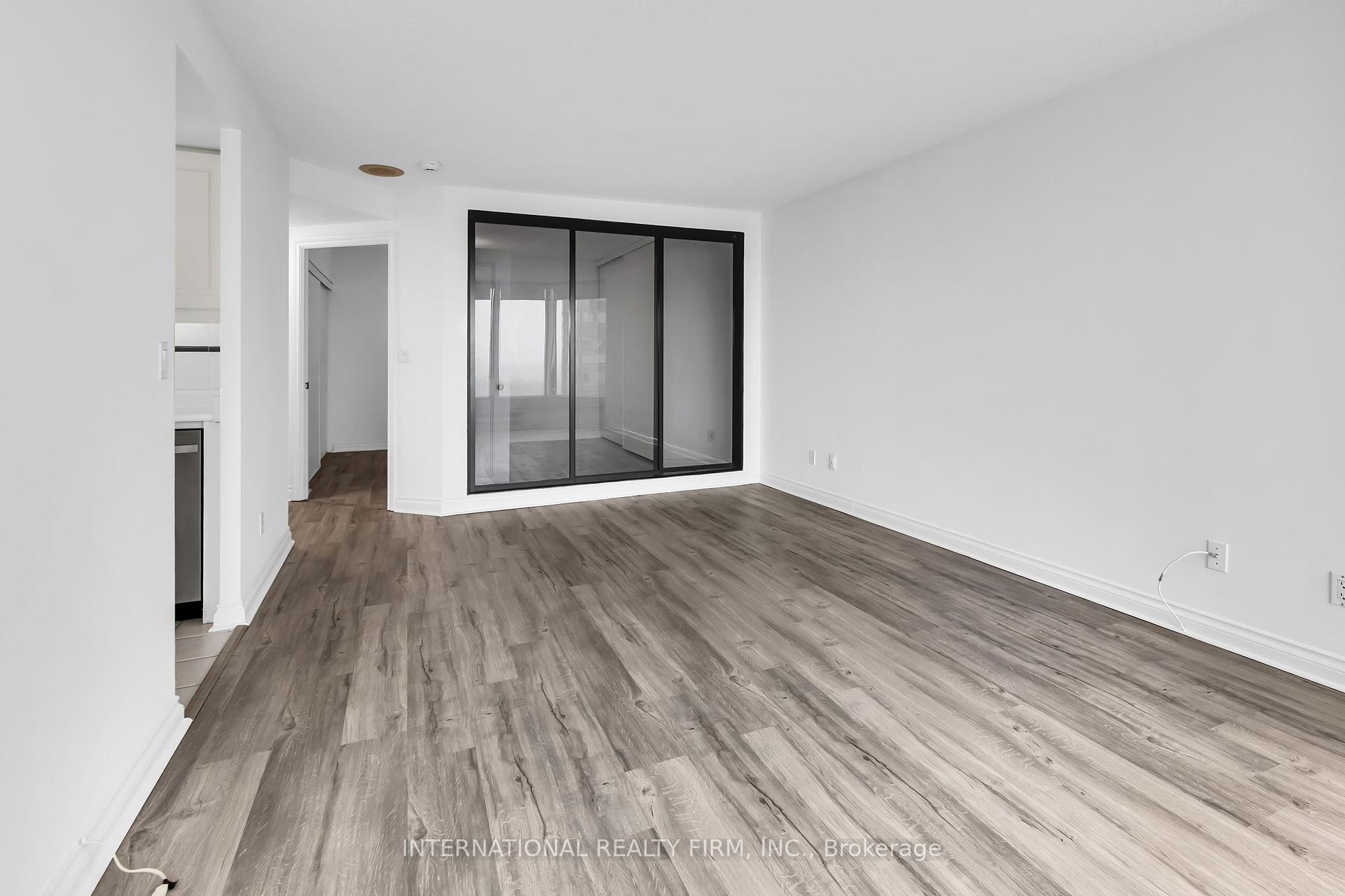 1 Bedroom Condo at 1 Palace Pier, Toronto For sale