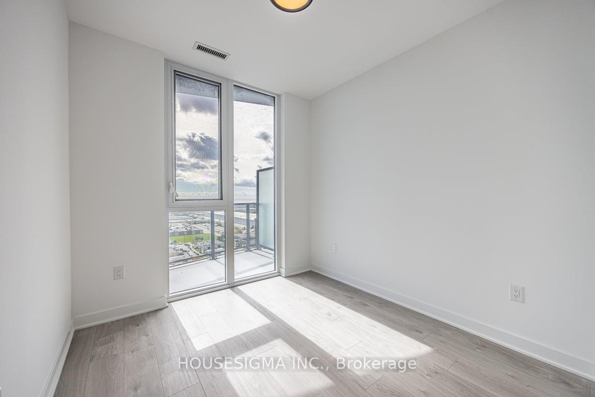 3 Bedrooms Condo at 36 Zorra,  Toronto For sale