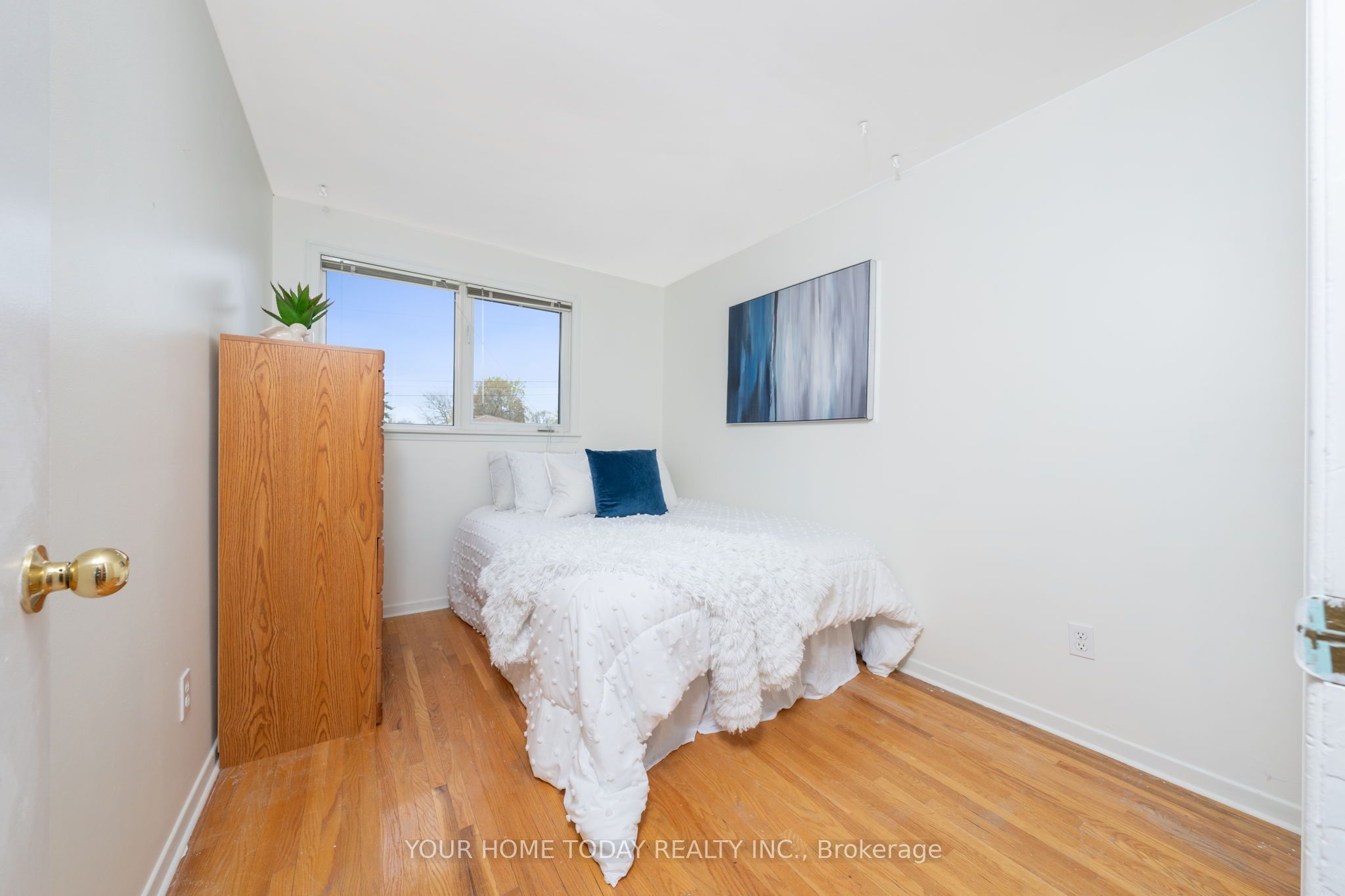 47 Irwin Crescent