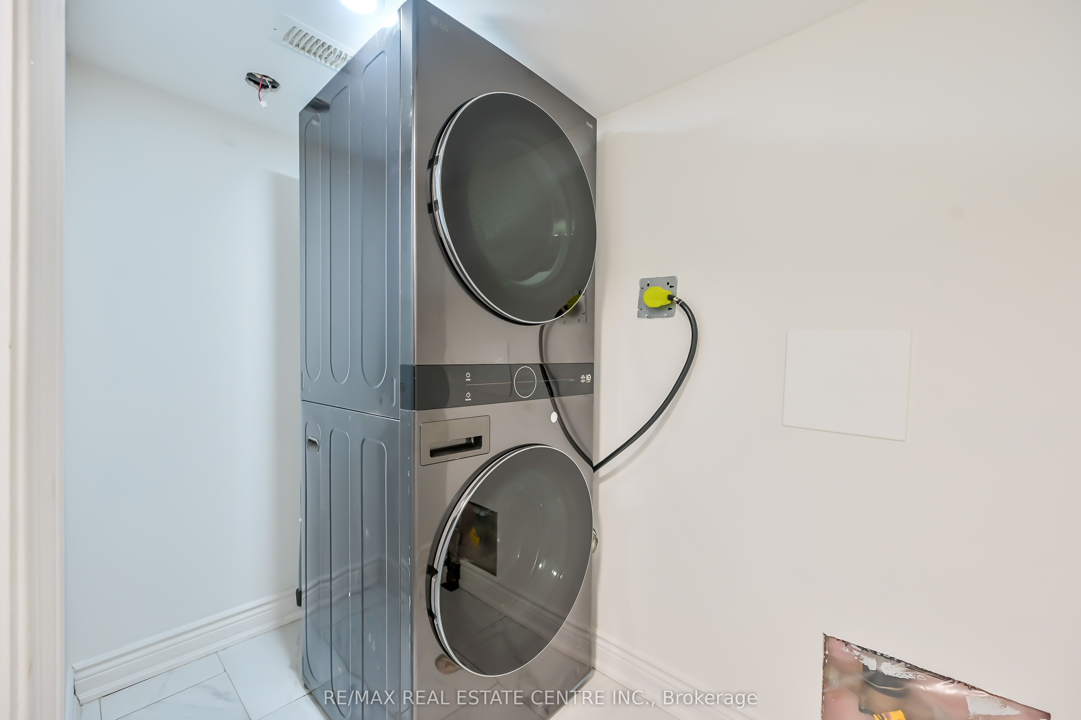 3608 Cherrington Crescent