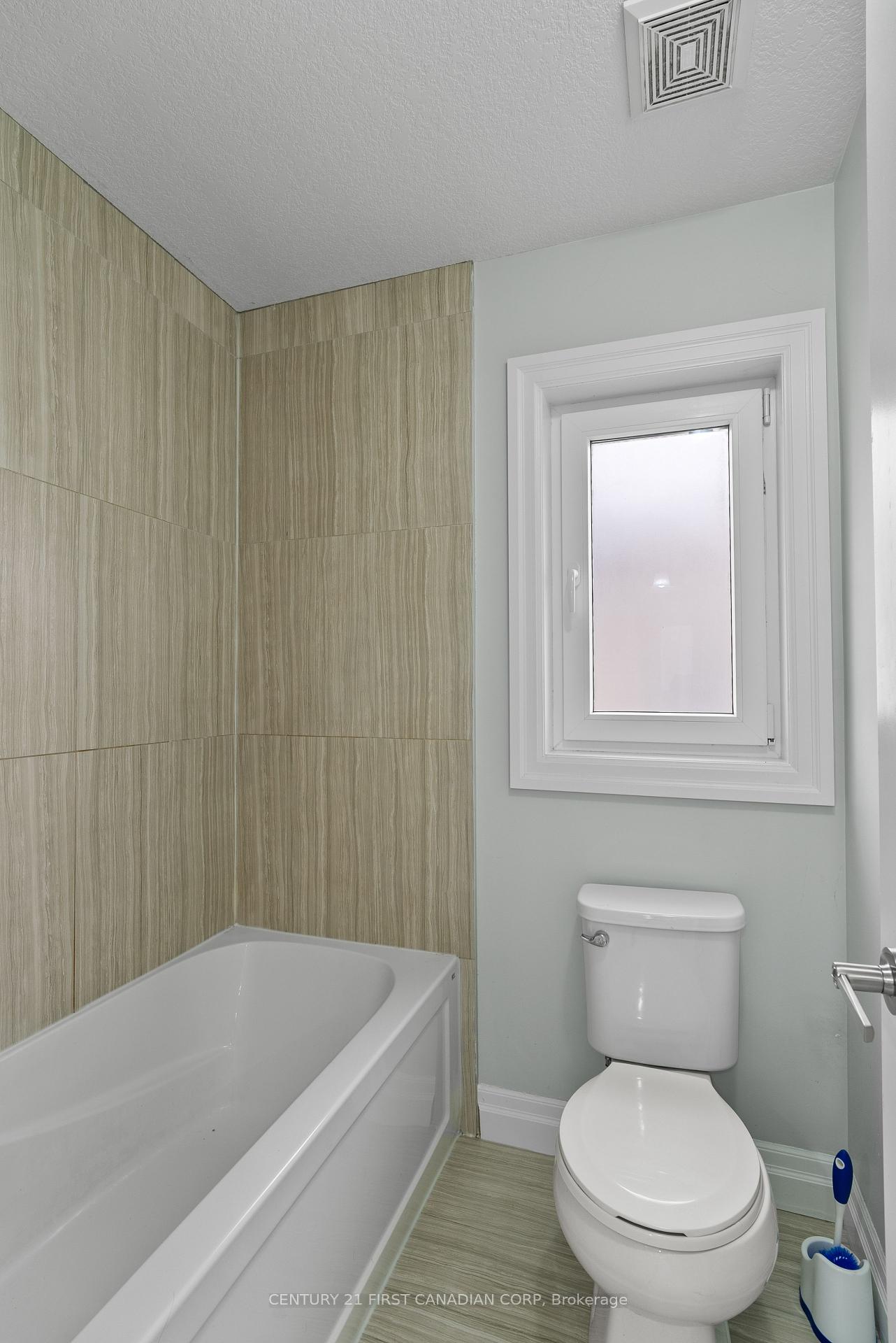 Photo of 812 Jackpine Way, London, ON N5X 0K1