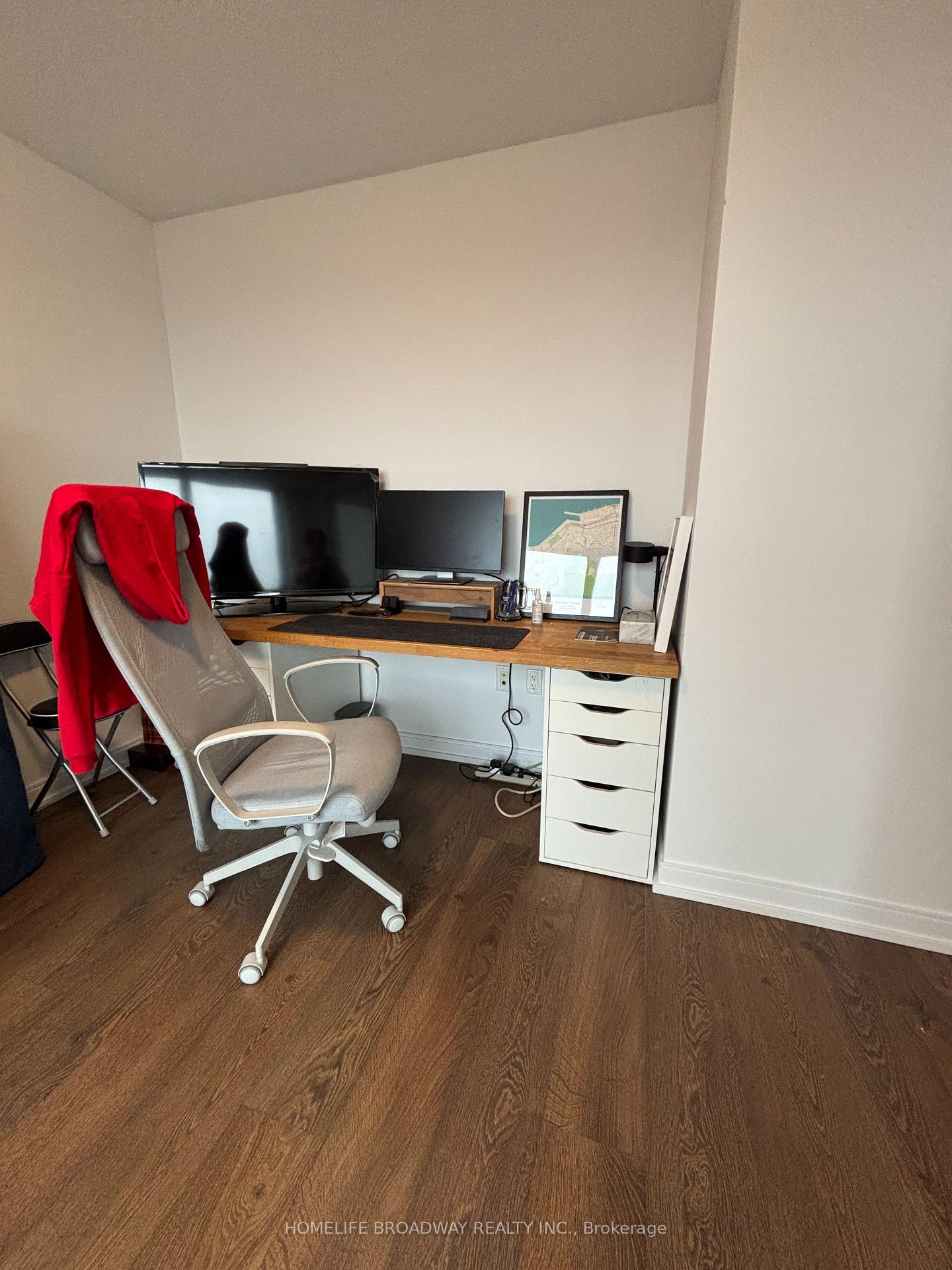 1 Bedroom Condo at 275 Village Green,  Toronto For sale