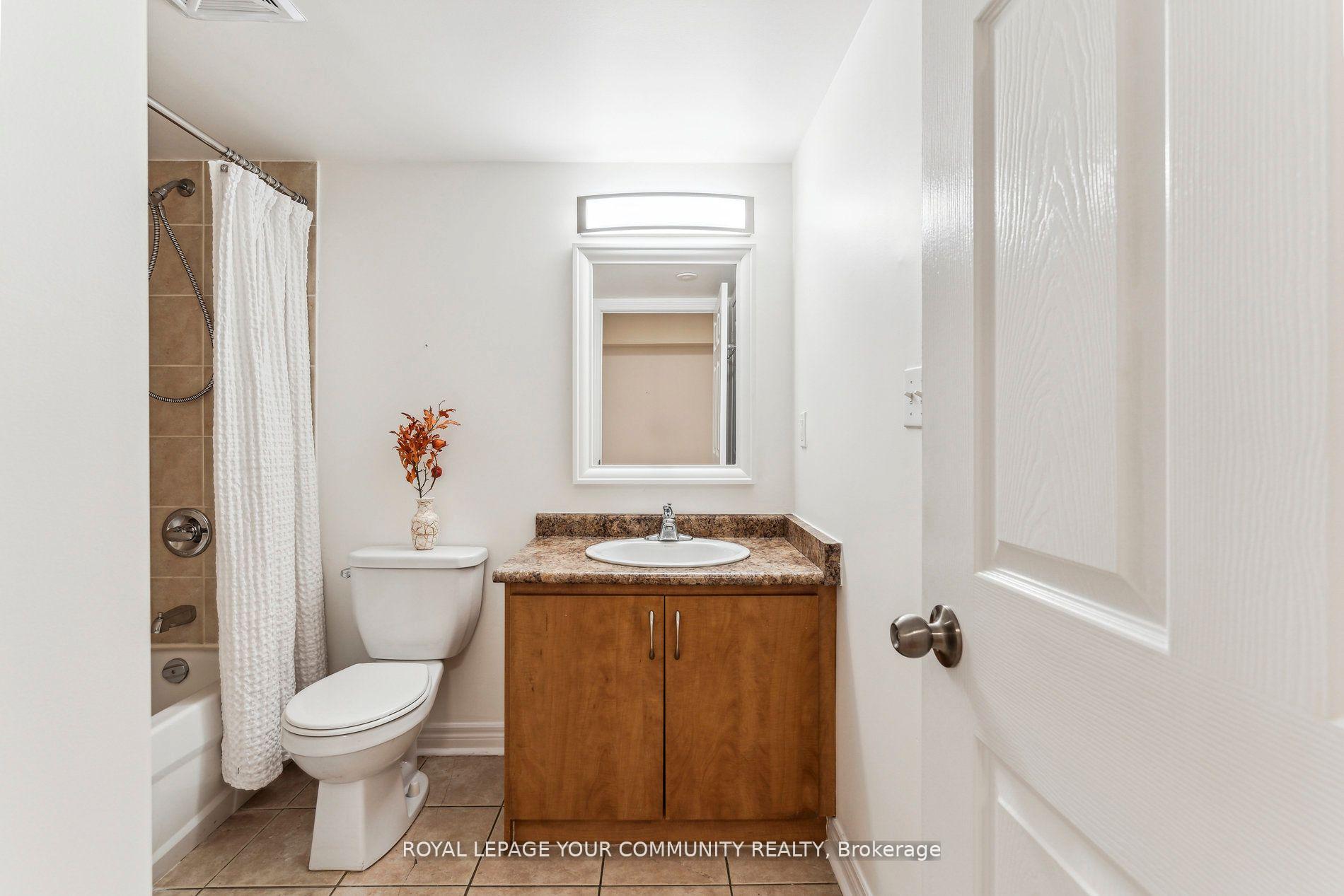 3 Bedrooms Condo at 207 Wellesley,  Toronto For sale