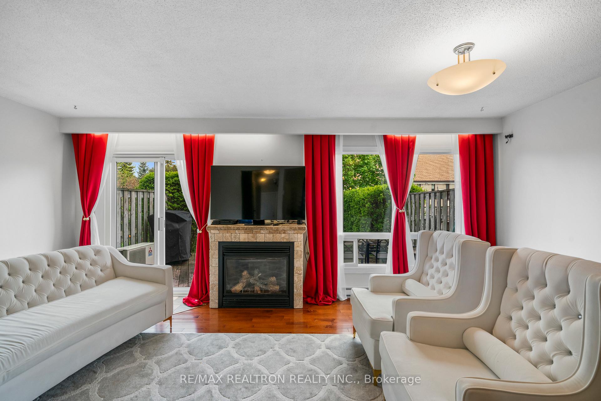 4 Bedrooms Condo at 19 Centennial Park, Toronto For sale