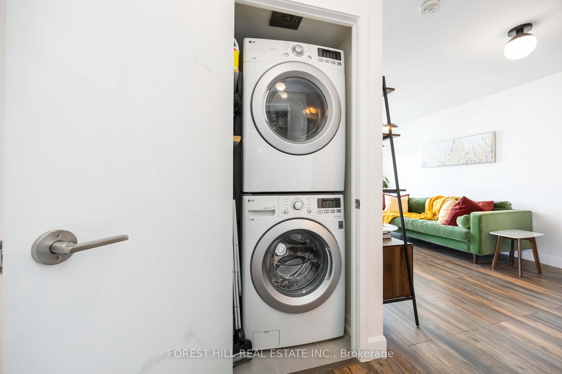2 Bedrooms Condo at 812 Lansdowne, Toronto For sale