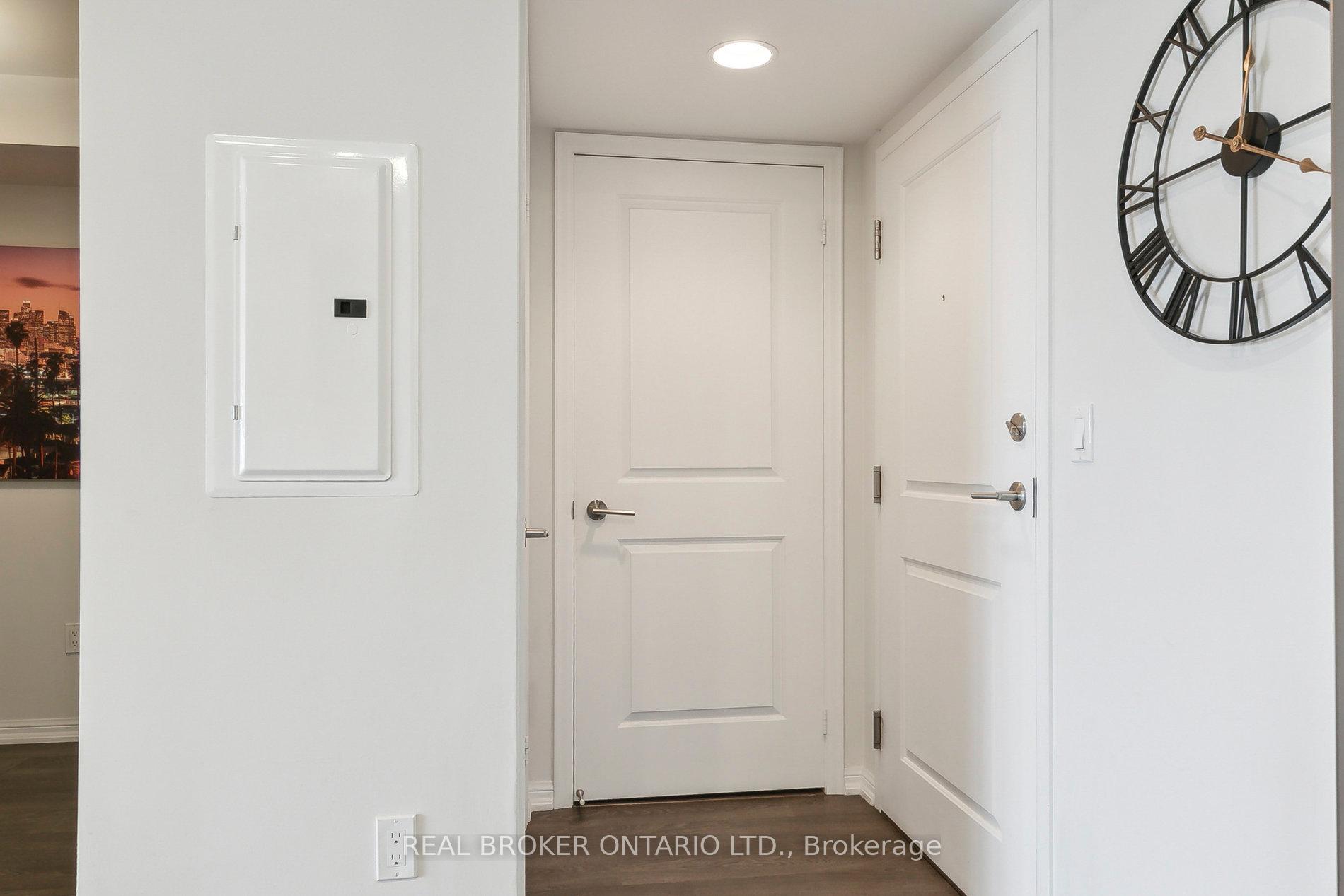 3 Bedrooms Condo at 85 East Liberty,  Toronto For sale