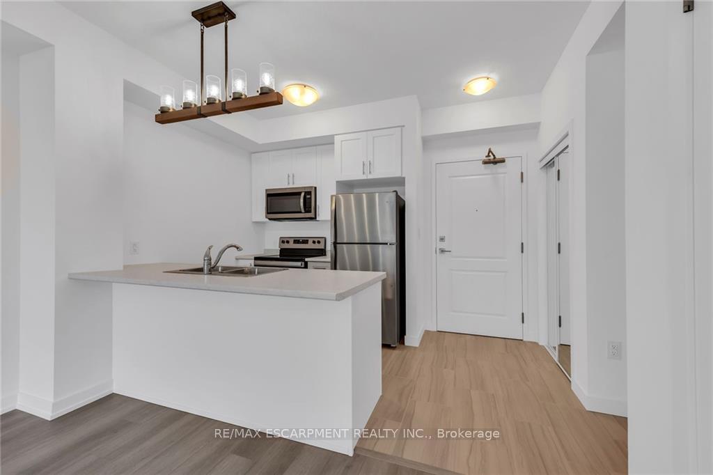 1 Bedroom Condo at 460 Dundas,  Hamilton For sale