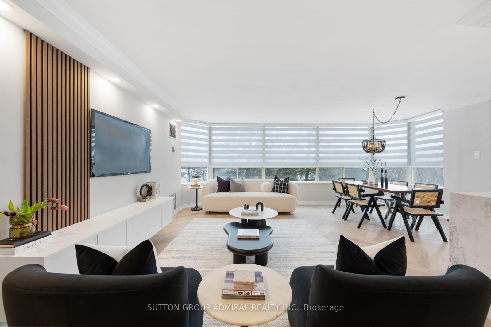 2 Bedrooms Condo at 7 Townsgate, Vaughan For sale