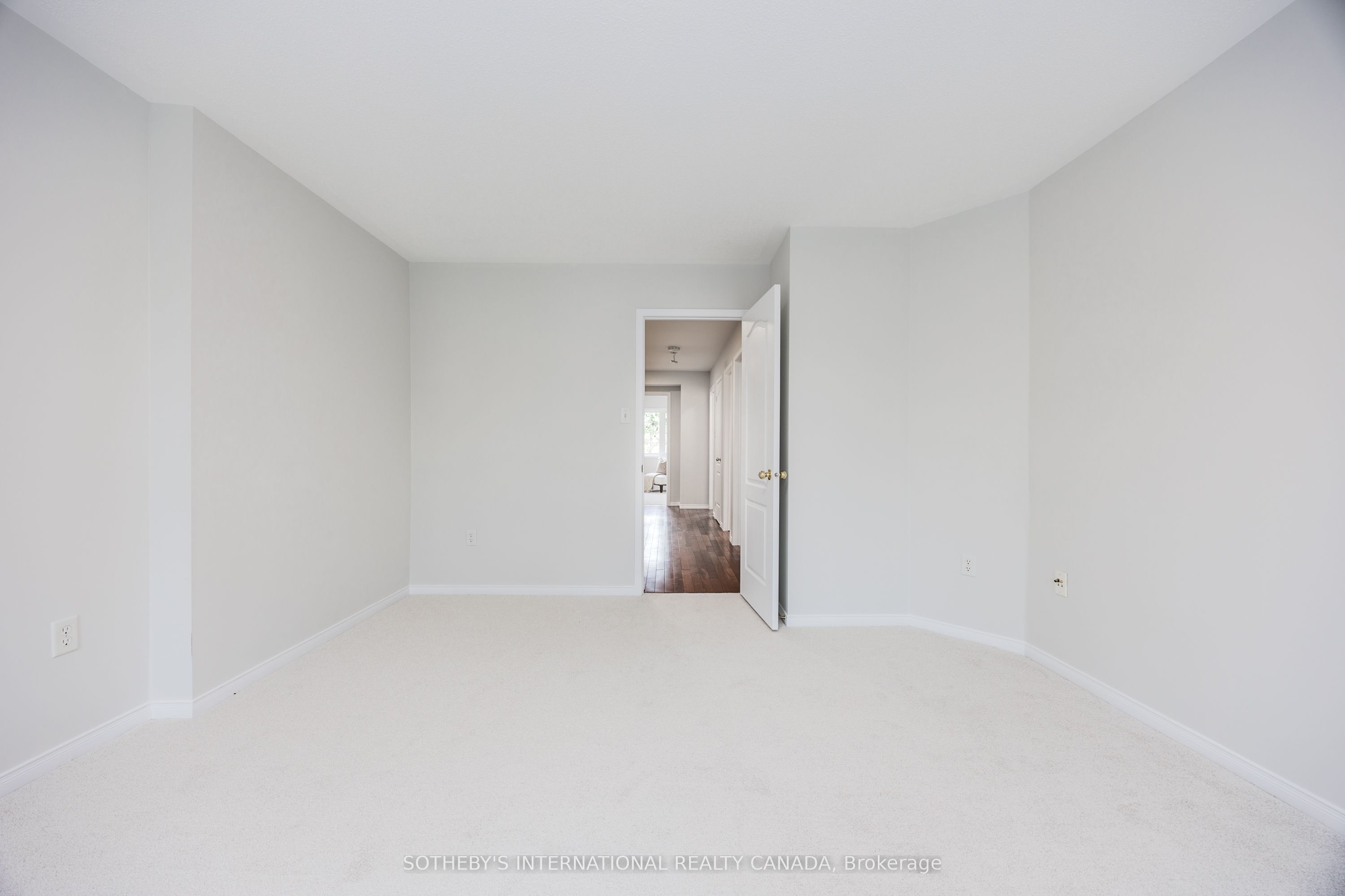 21 ALDEN Square