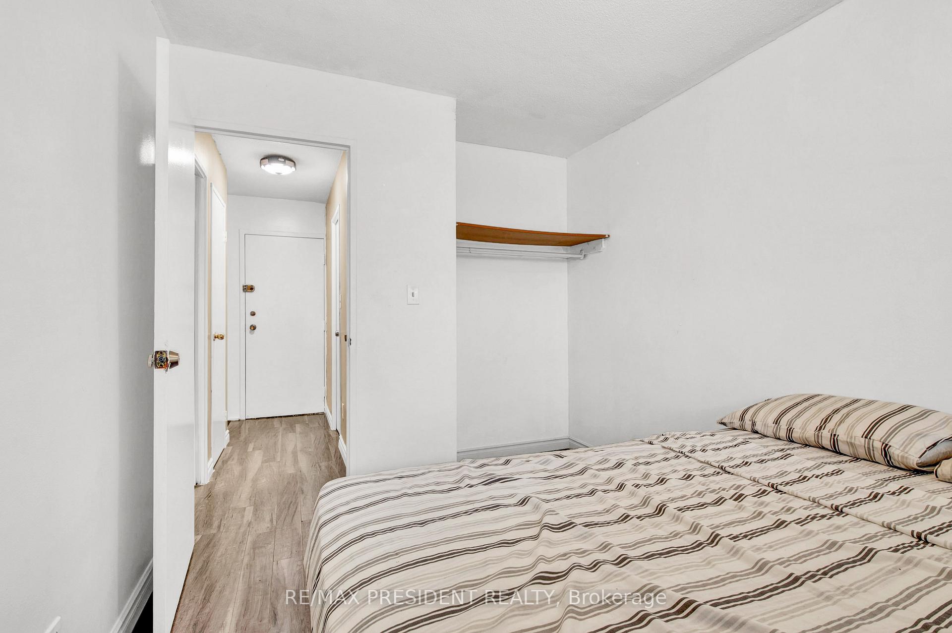 4 Bedrooms Condo at 10 Eddystone,  Toronto For sale
