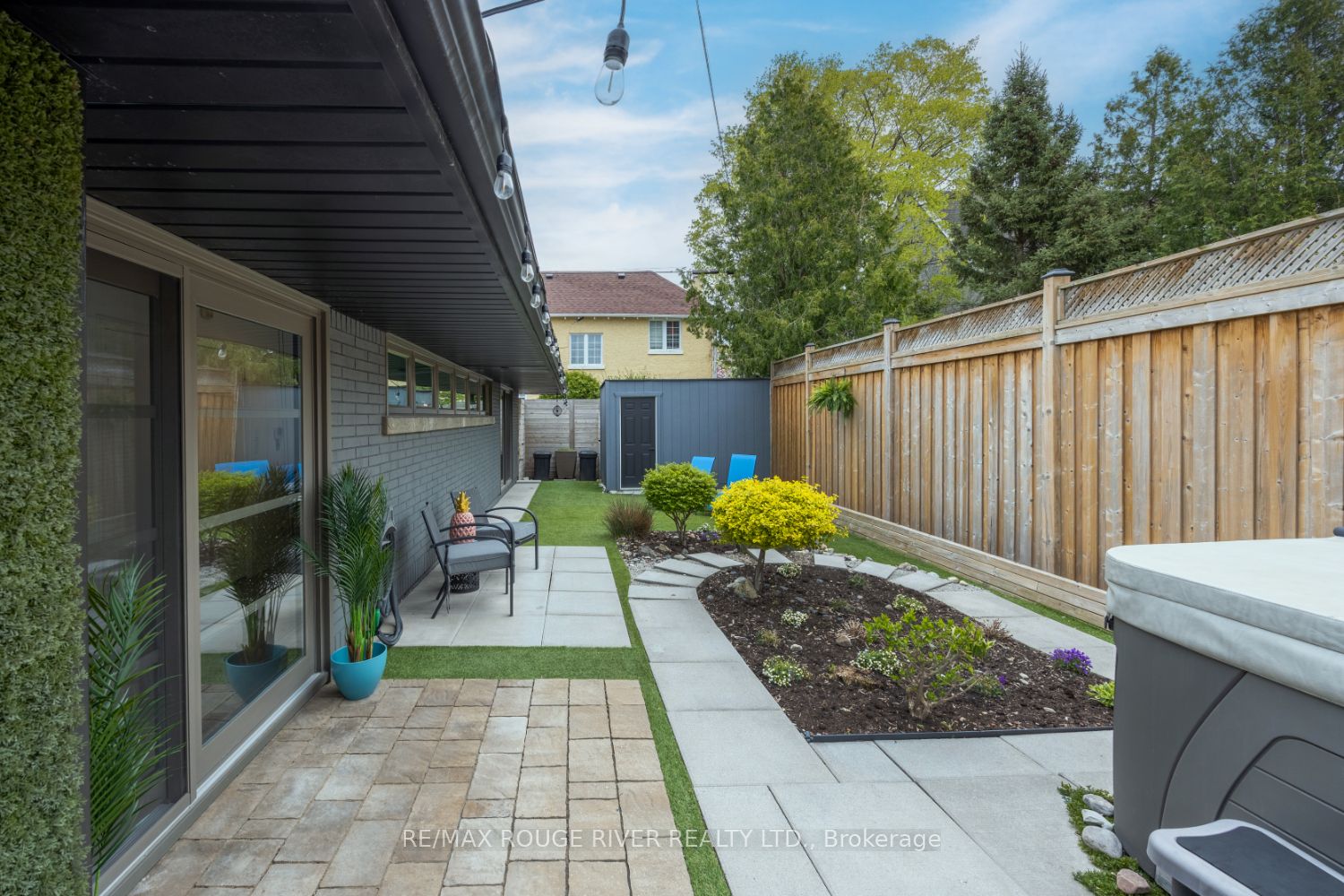 693 Carnegie Avenue