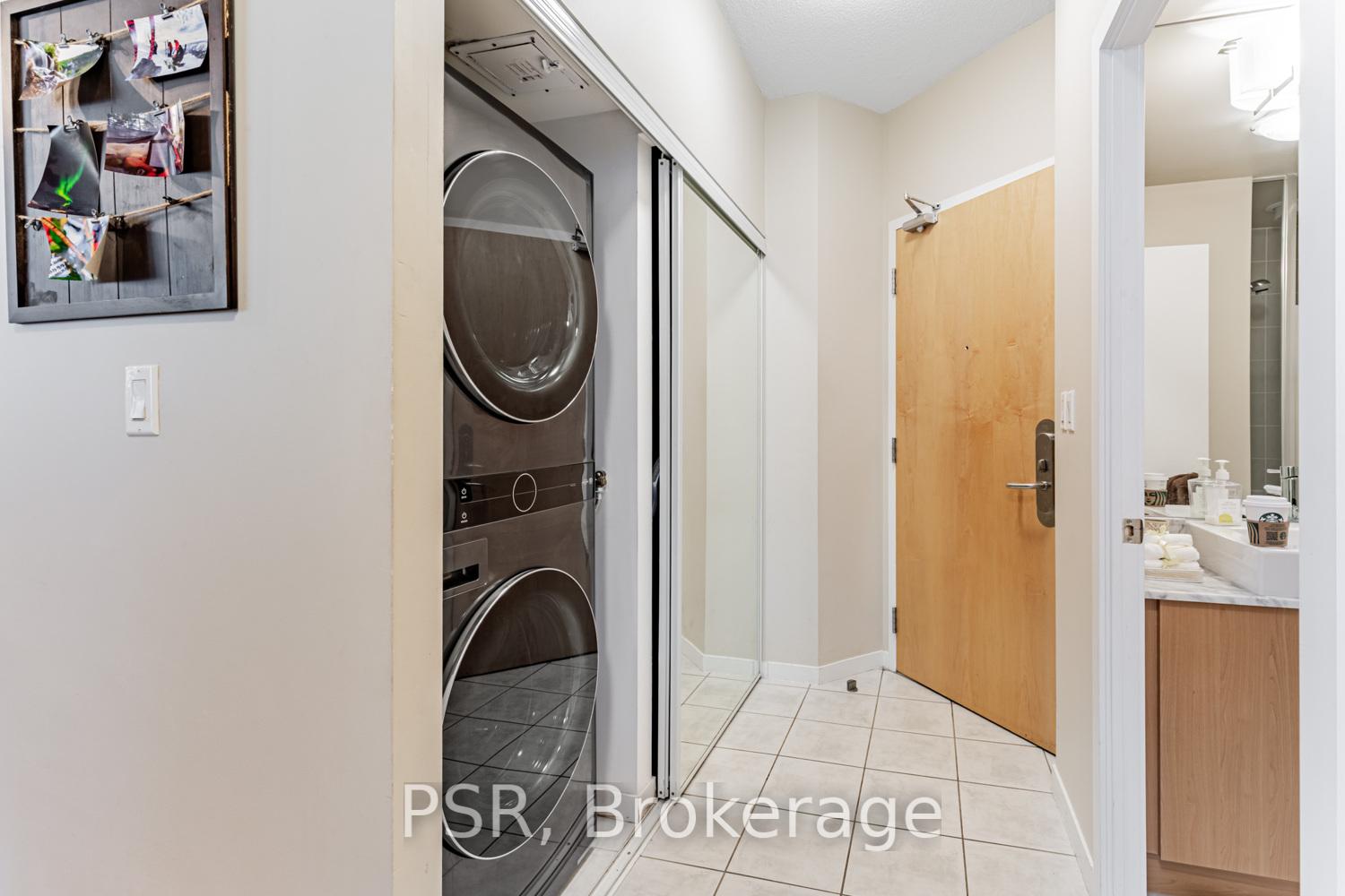 3 Bedrooms Condo at 55 Bremner, Toronto For sale