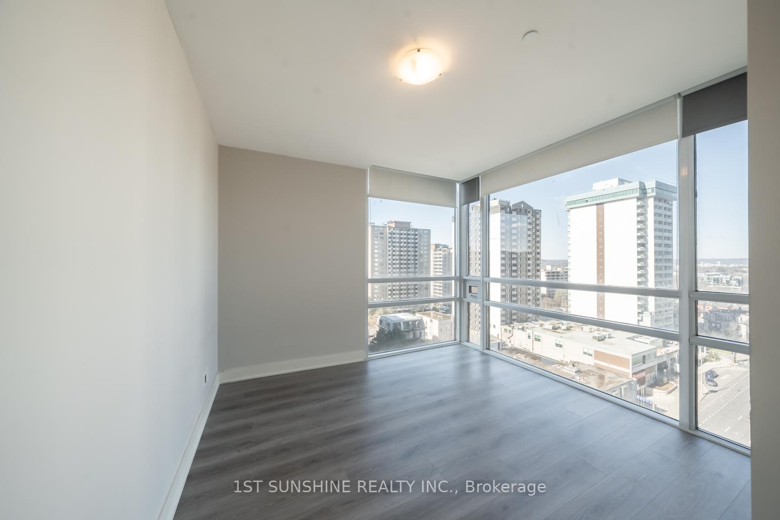 2 Bedrooms Condo at 150 MAIN,  Hamilton For sale