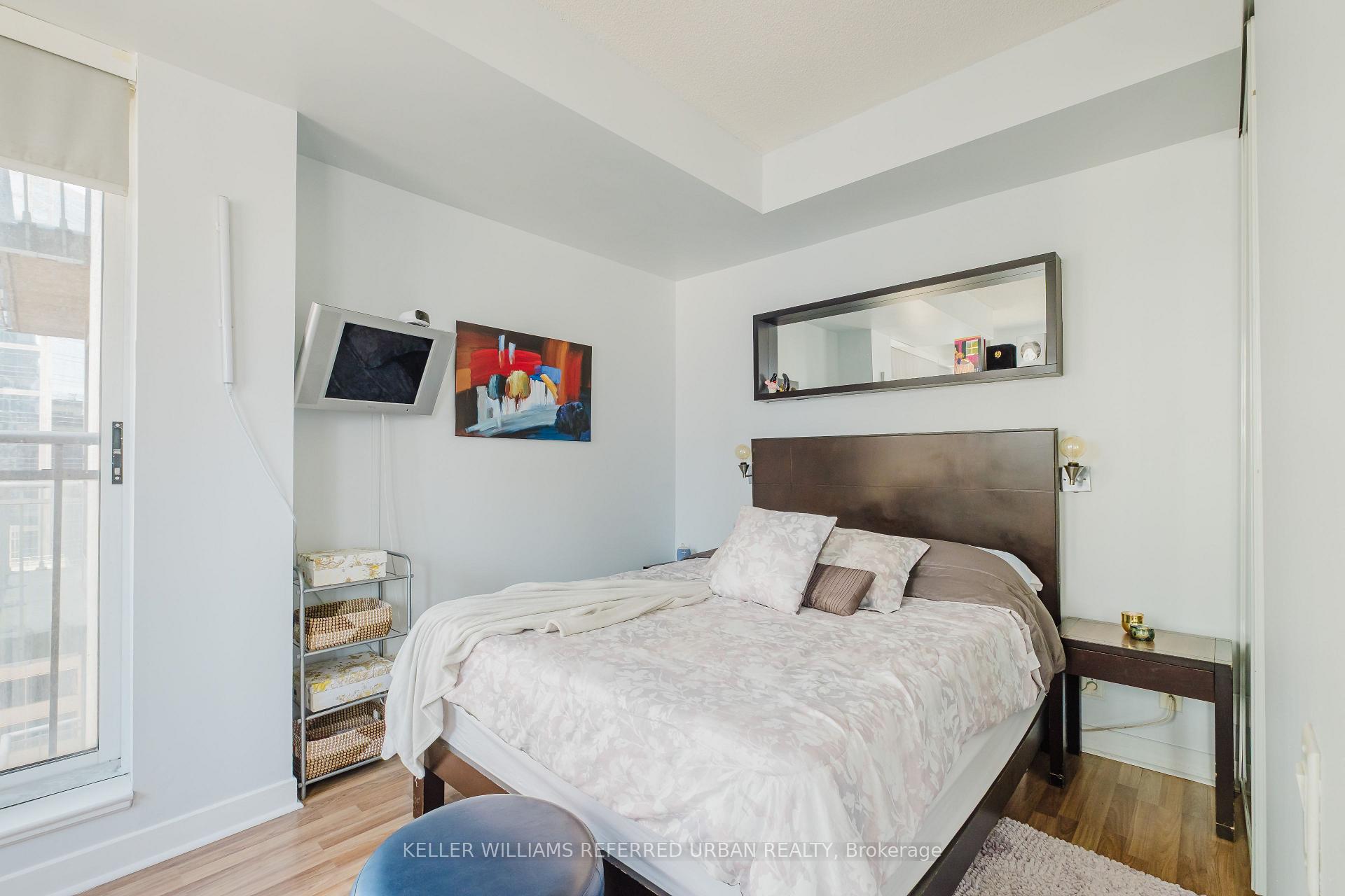 1 Bedroom Condo at 8 Colborne, Toronto For sale