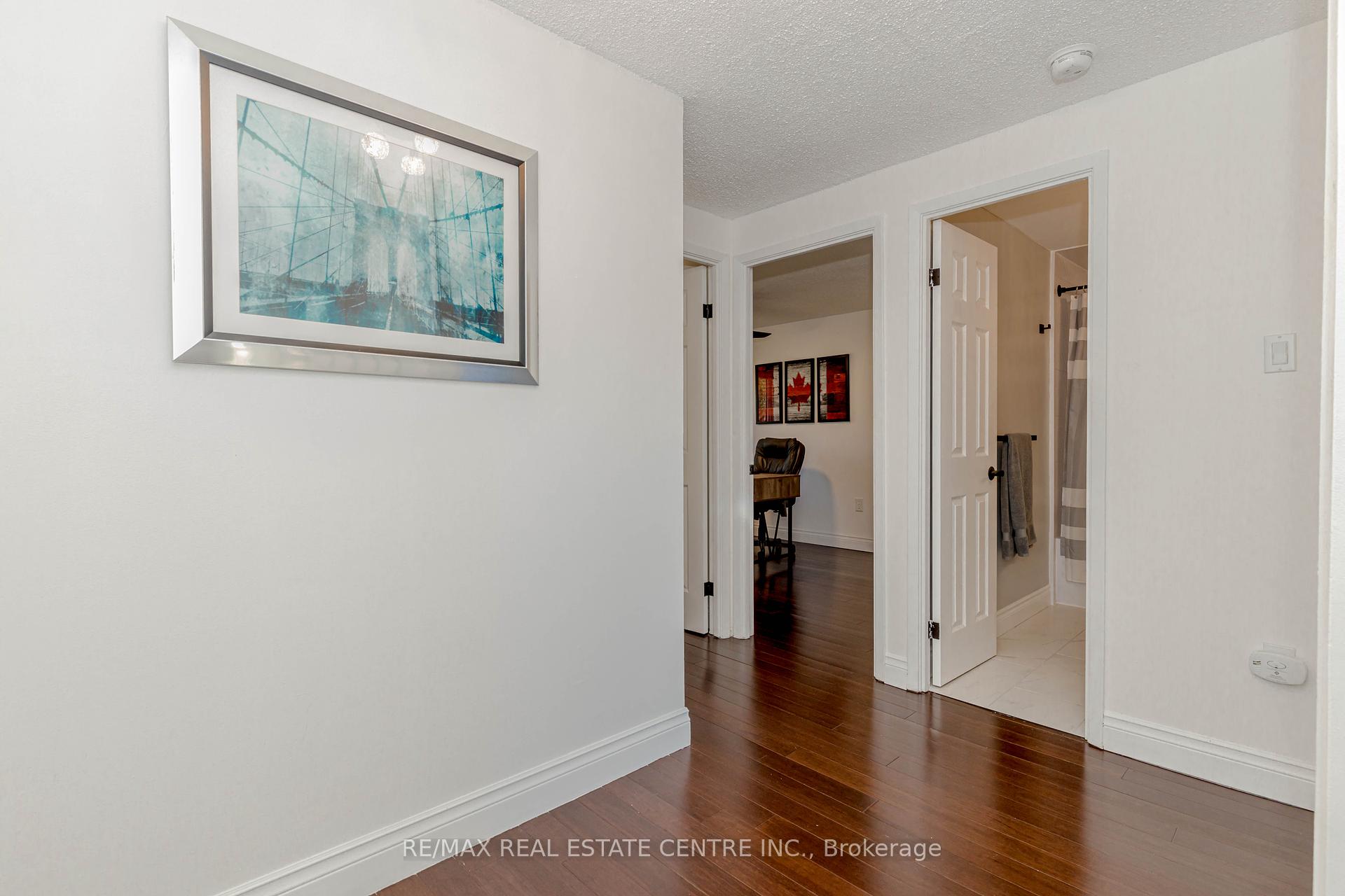 3 Bedrooms Condo at 1526 Lancaster,  Oakville For sale