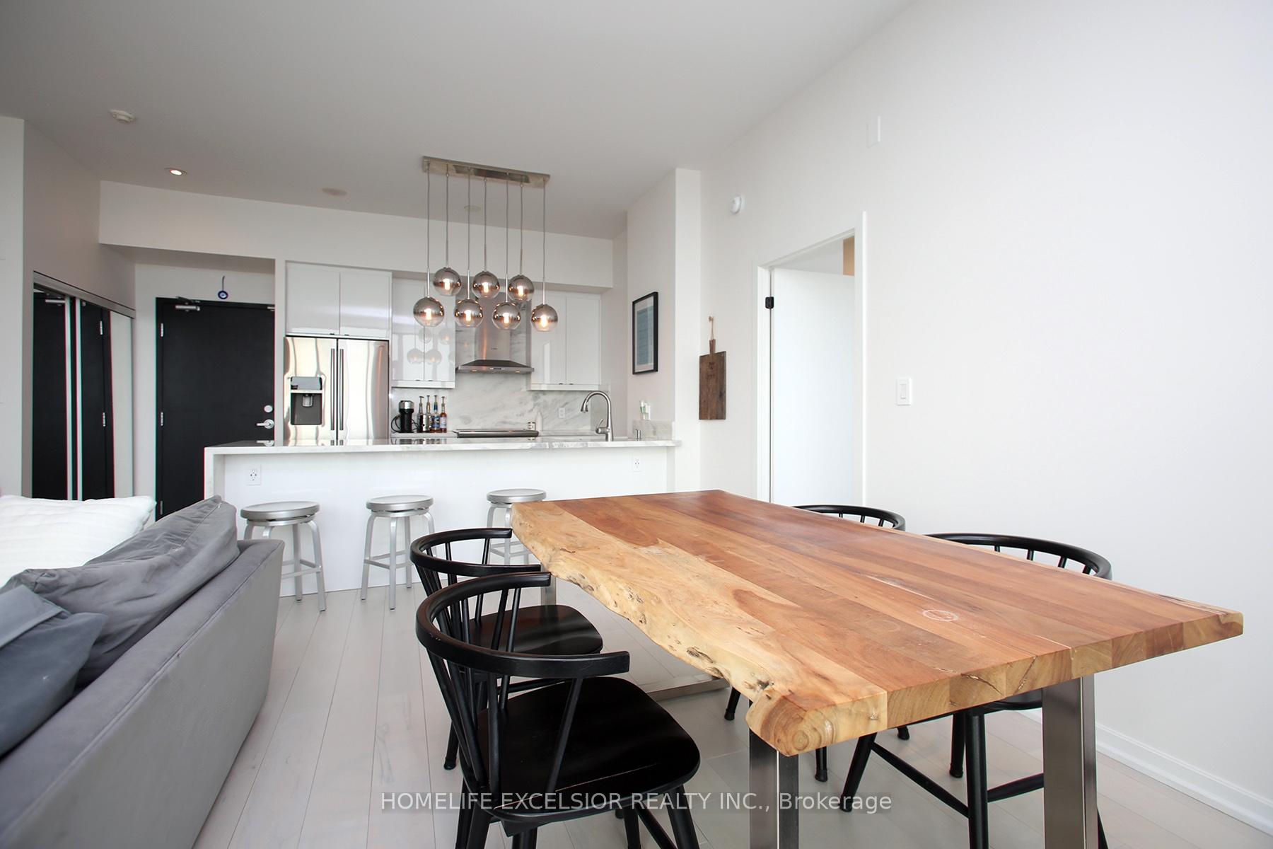 2 Bedrooms Condo at 70 Forest Manor, Toronto For sale