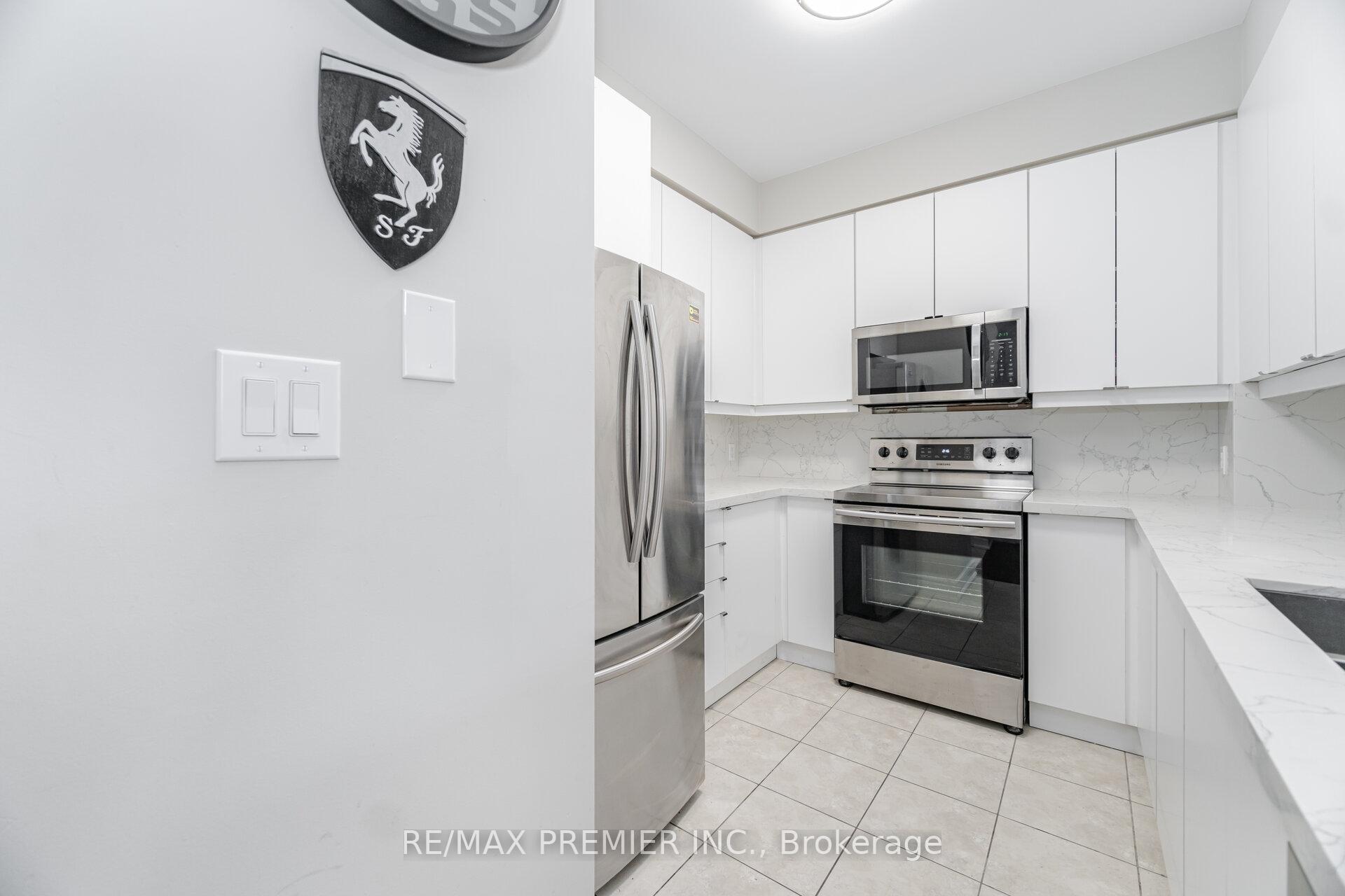 1 Bedroom Condo at 281 Woodbridge,  Vaughan For sale