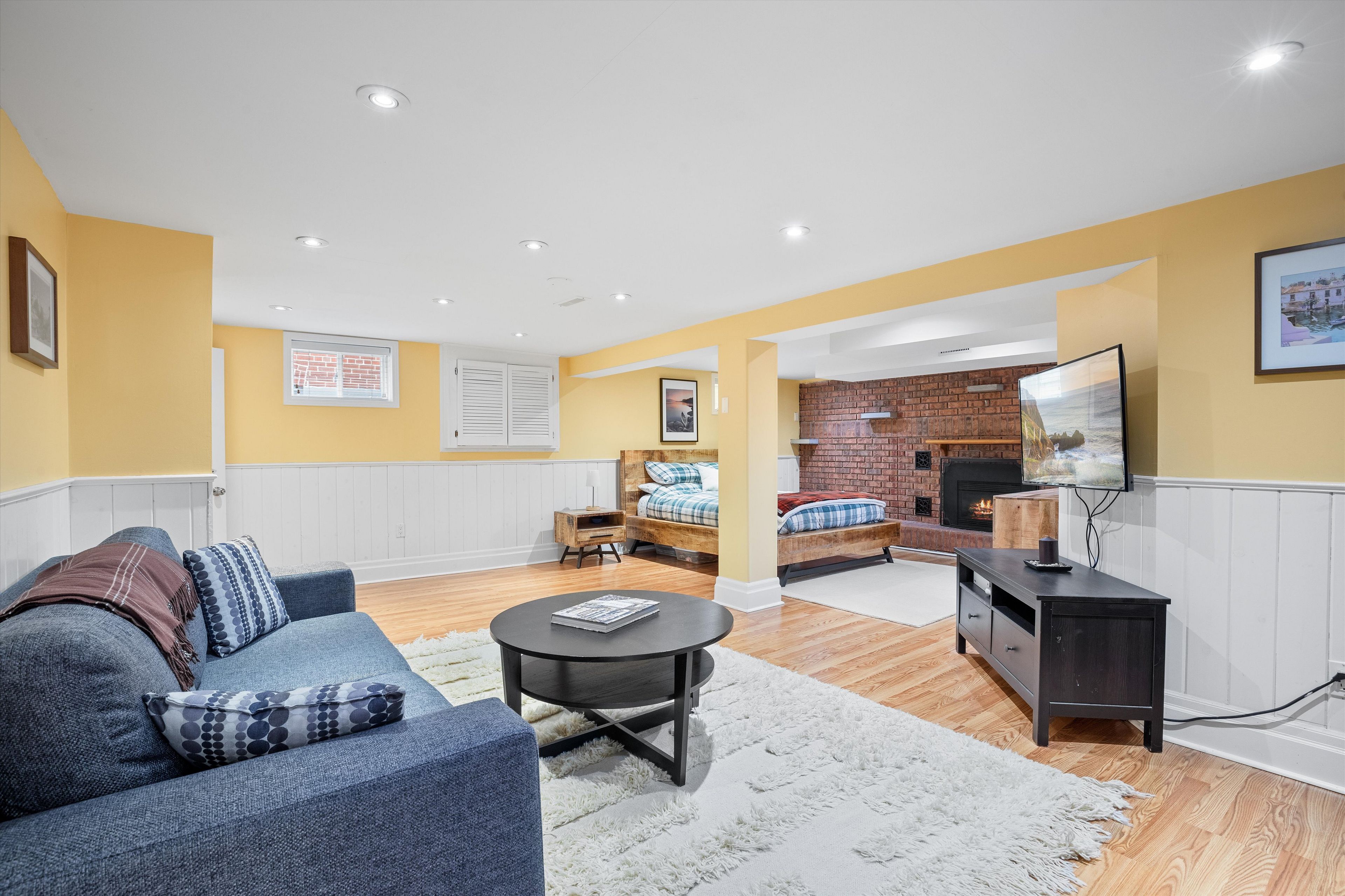 371 Hounslow Avenue