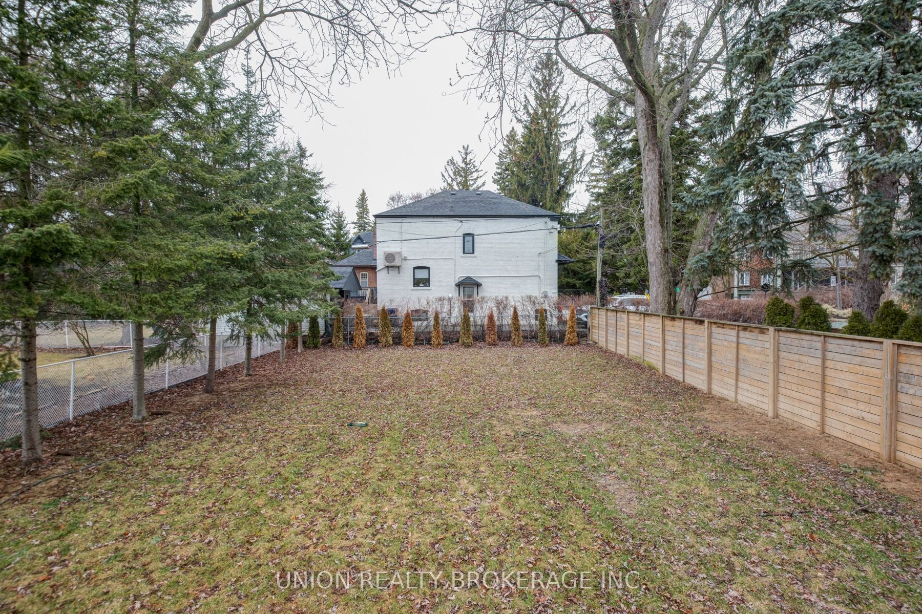 22 Cliffcrest Drive
