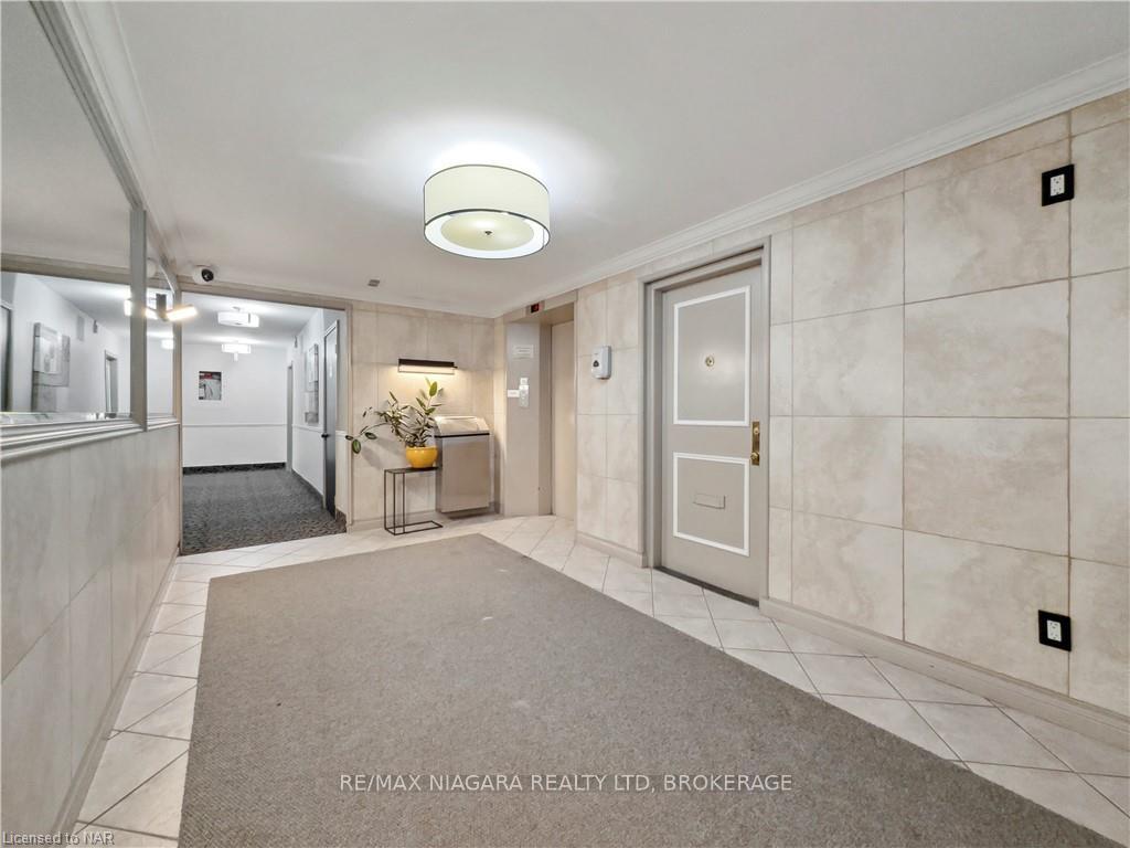 1 Bedroom Condo at 2 RIDELLE, Toronto For sale