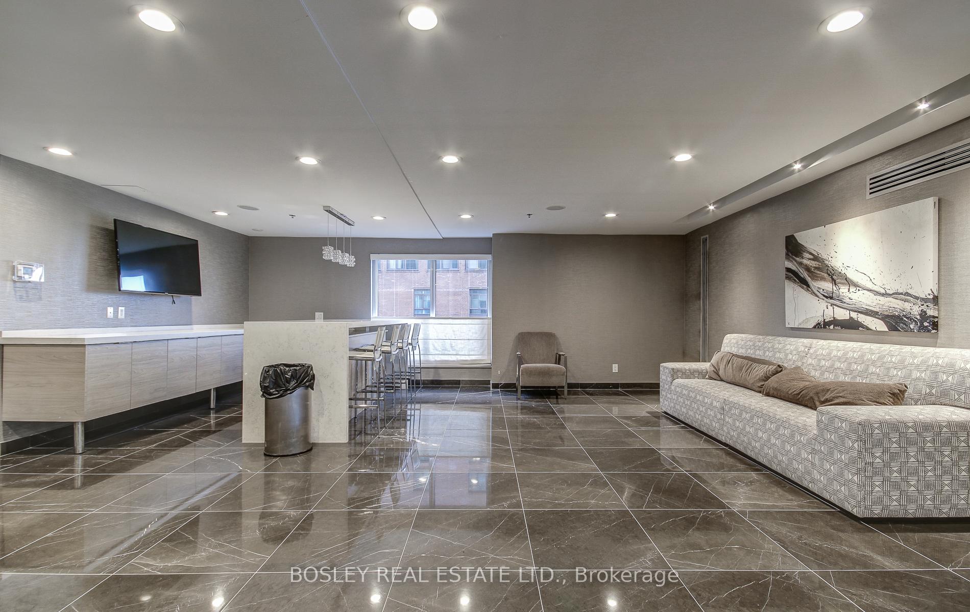 2 Bedrooms Condo at 8 Park, Toronto For sale