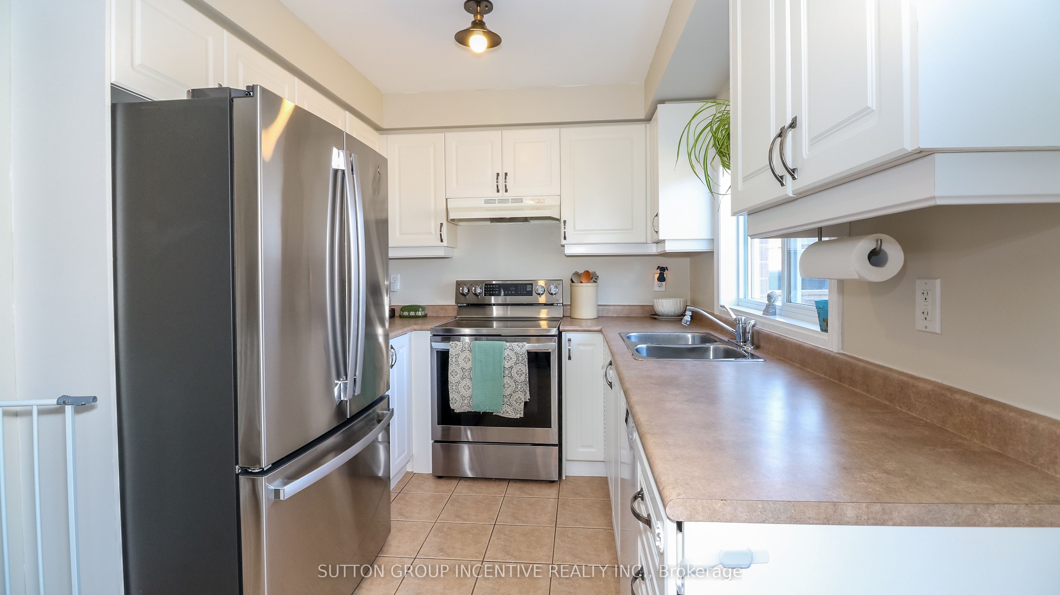 54 Succession Crescent W