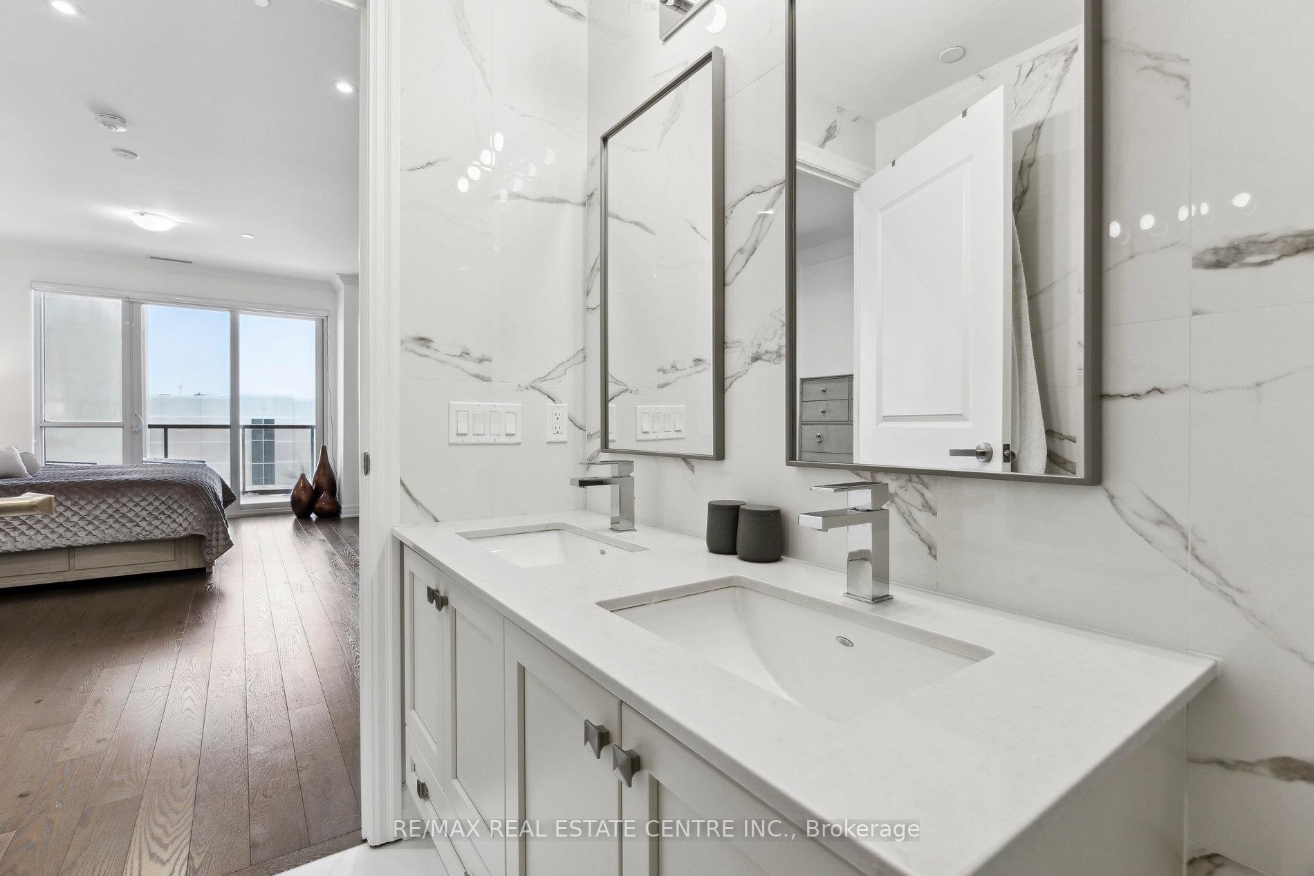 3 Bedrooms Condo at 9075 Jane,  Vaughan For sale