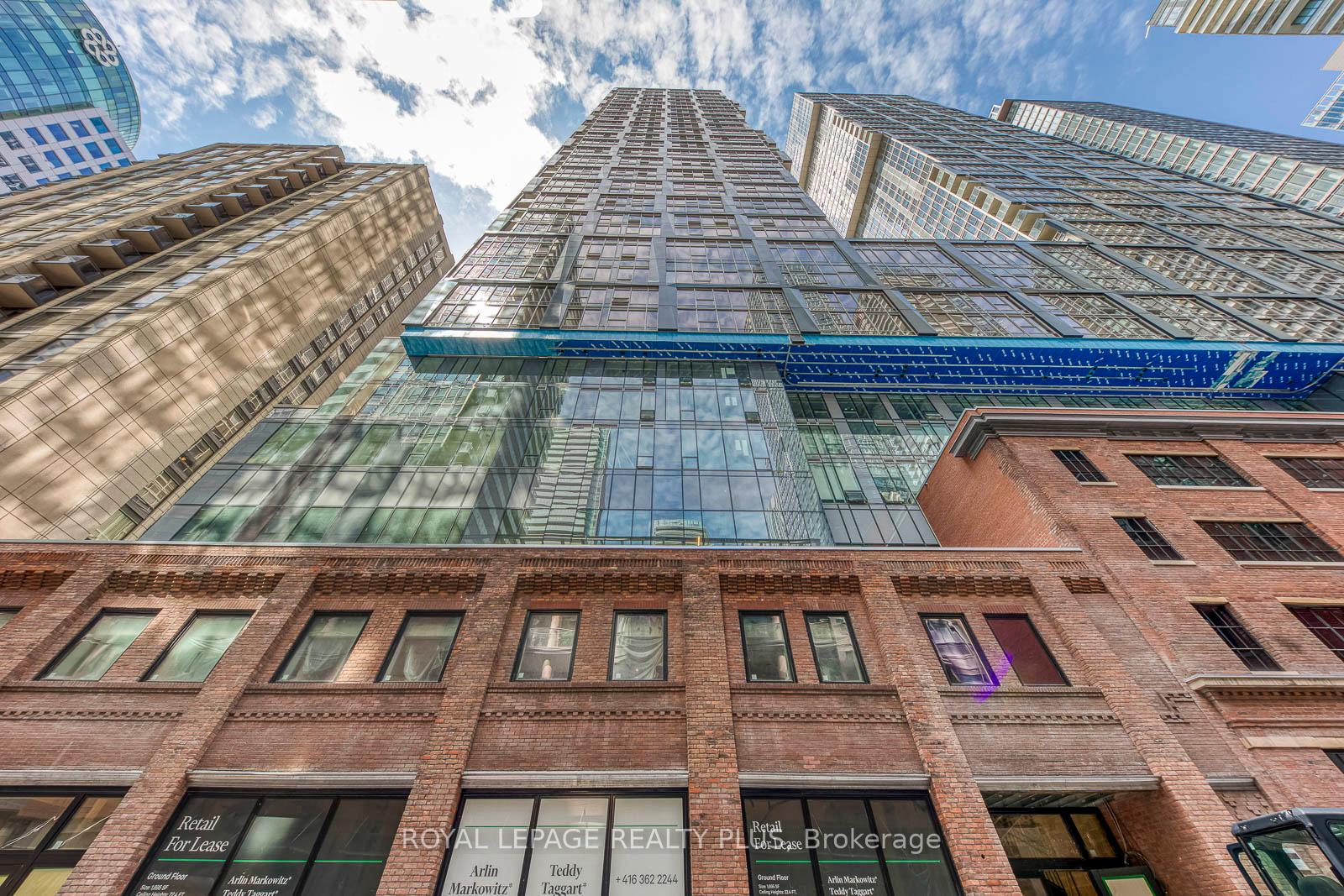 2 Bedrooms Condo at 15 Mercer, Toronto For sale